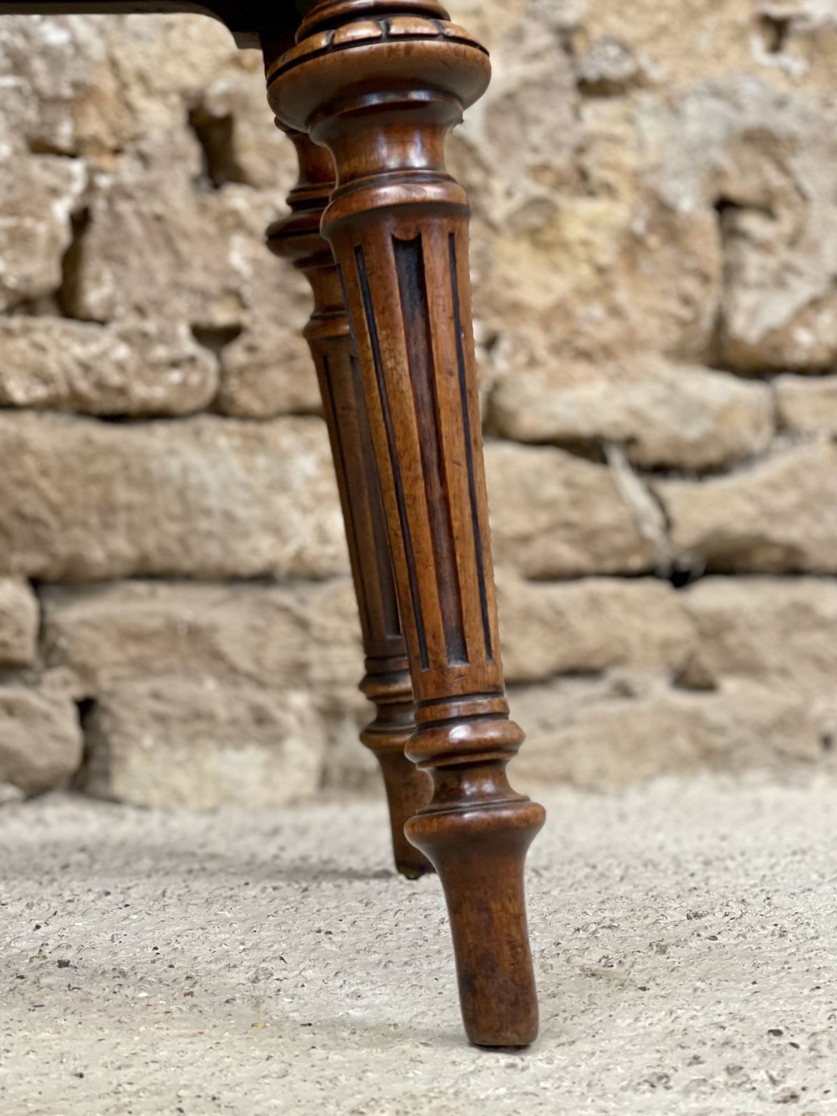 photo vinterior Pair Of Parisian Walnut Hall Chairs.  Maison Guéret Of Paris,