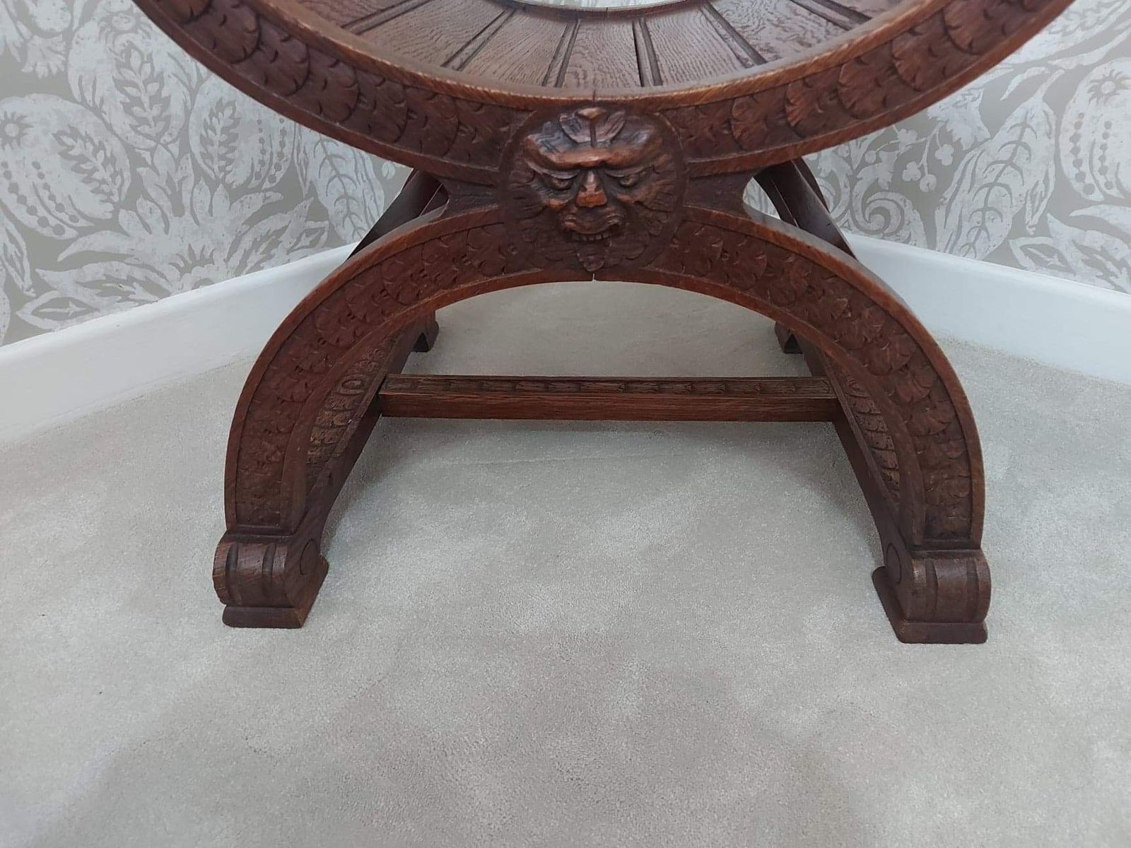 photo furniture Antique 19th Century Oak Lion Shield Italian Dante Savonarola  Renaissance  Chairs