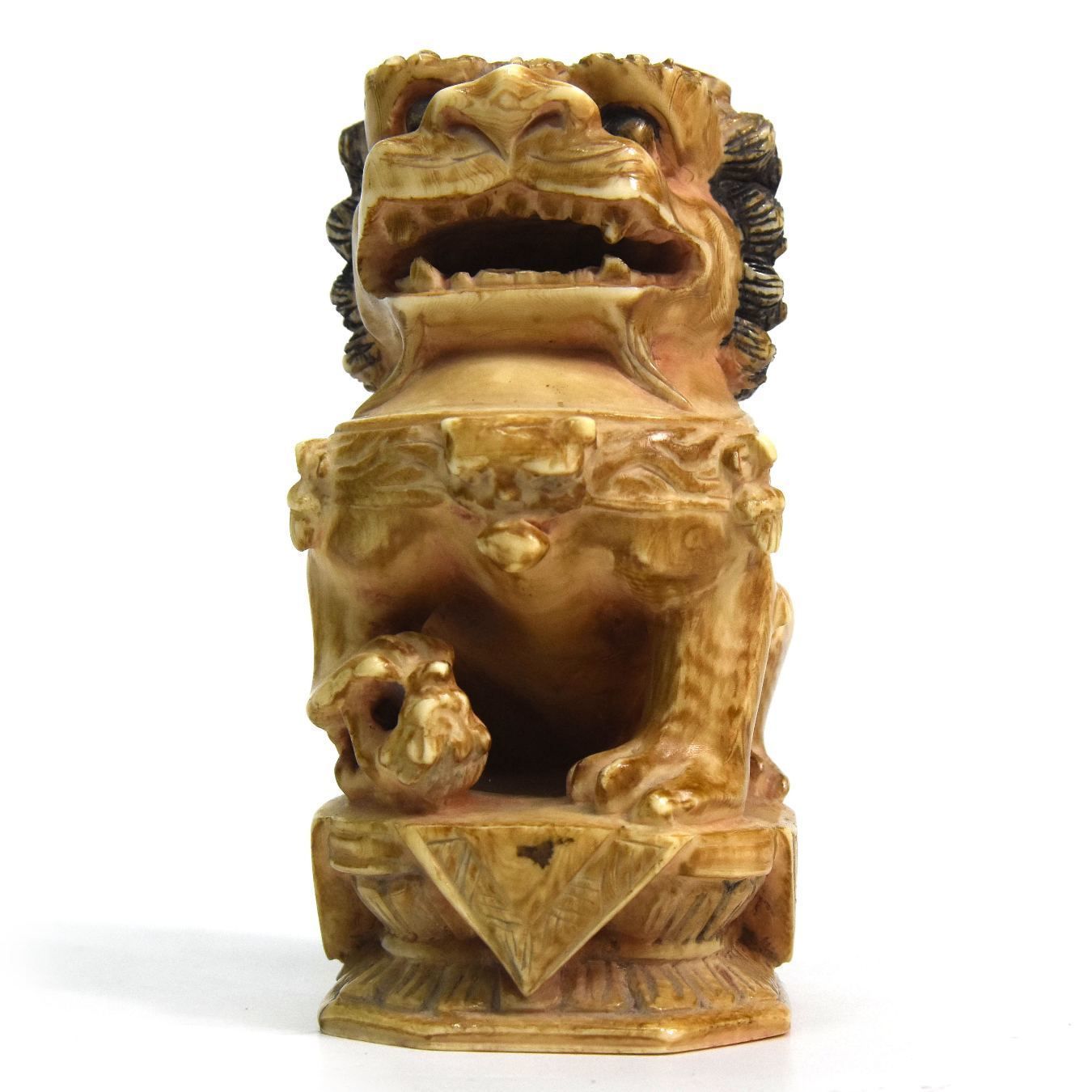 Fô Dog In Carved Ivory, 19th Century photo furniture