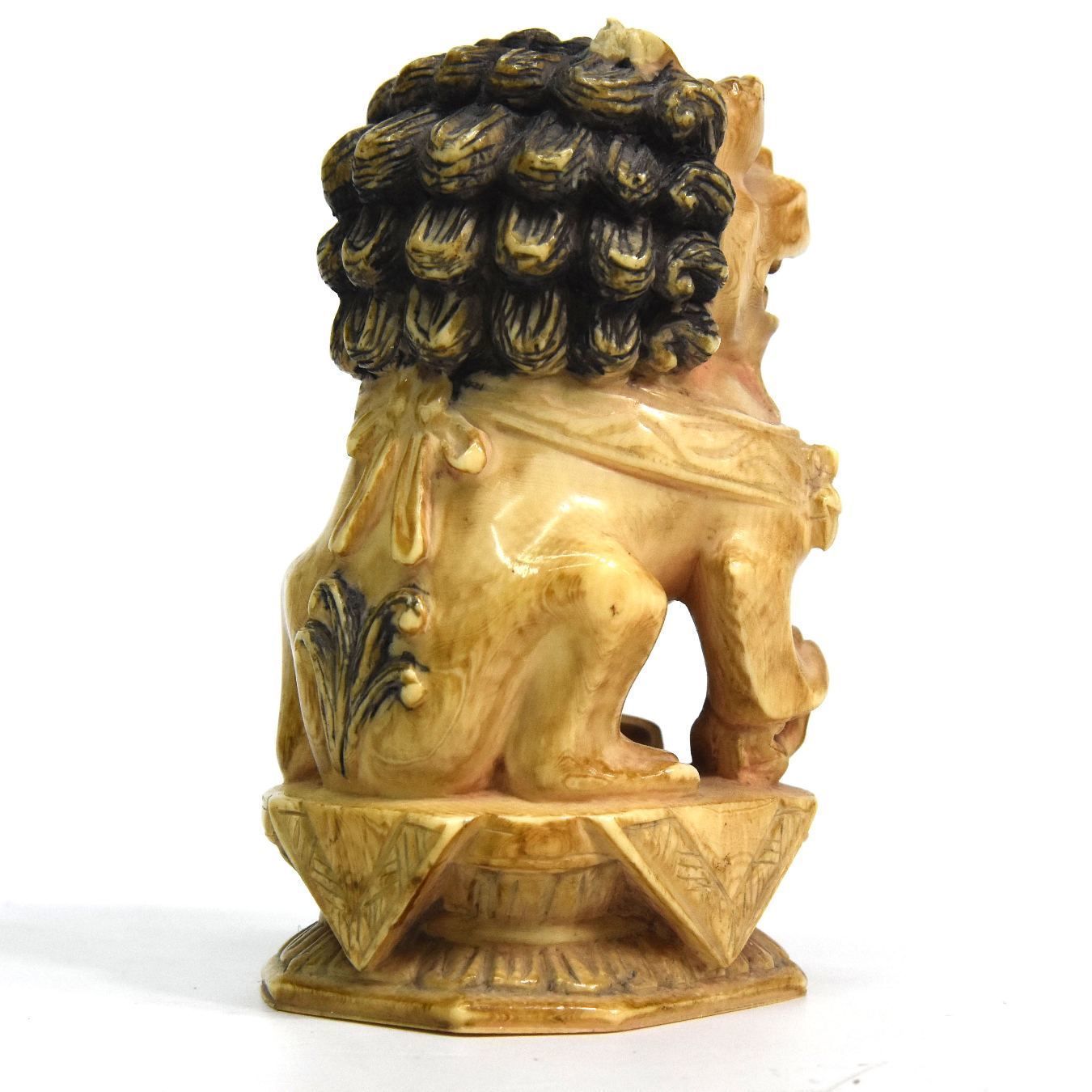 Fô Dog In Carved Ivory, 19th Century photo vinterior