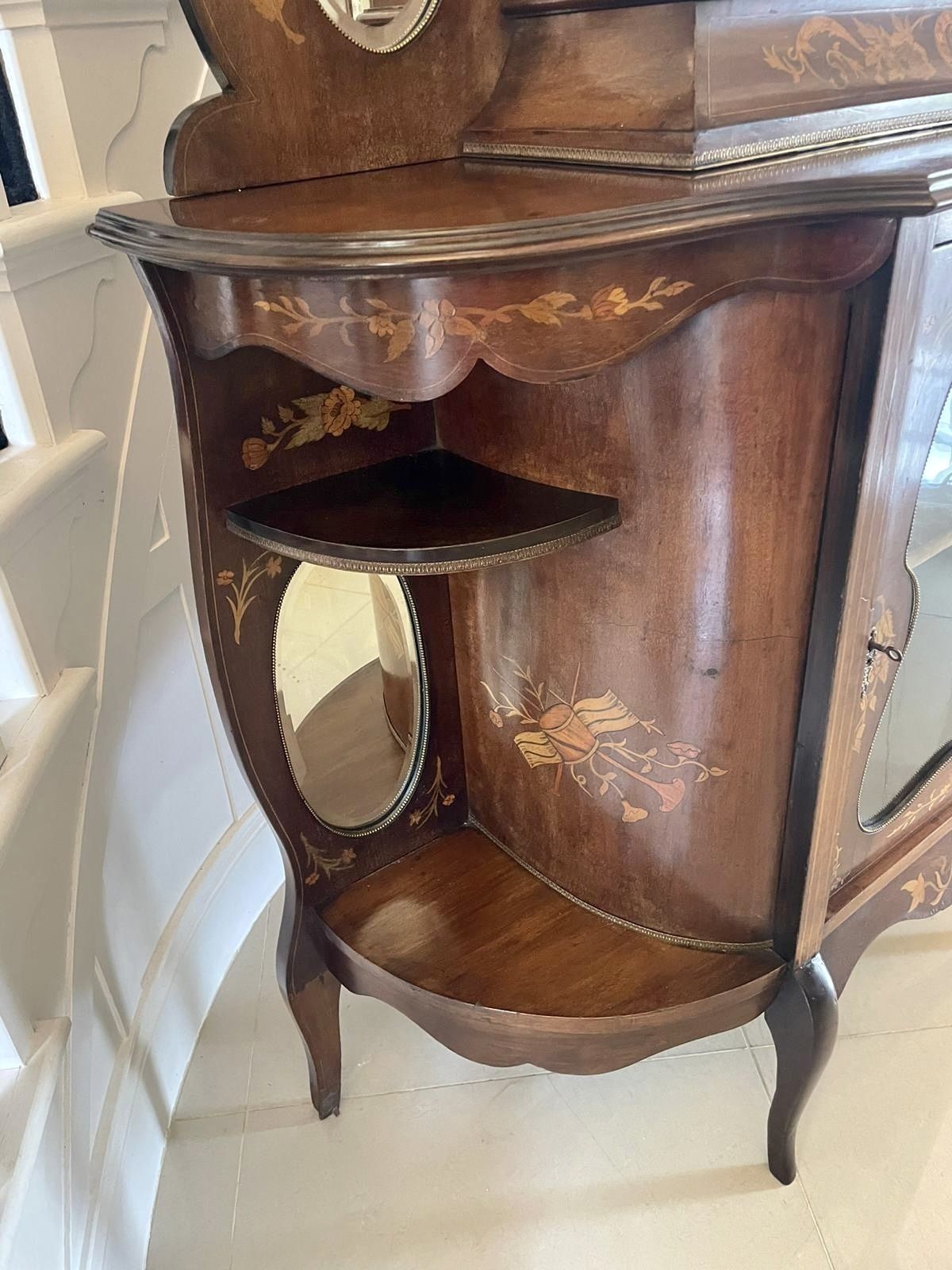 photo vinterior Antique Quality Marquetry Inlaid Mahogany Display Cabinet