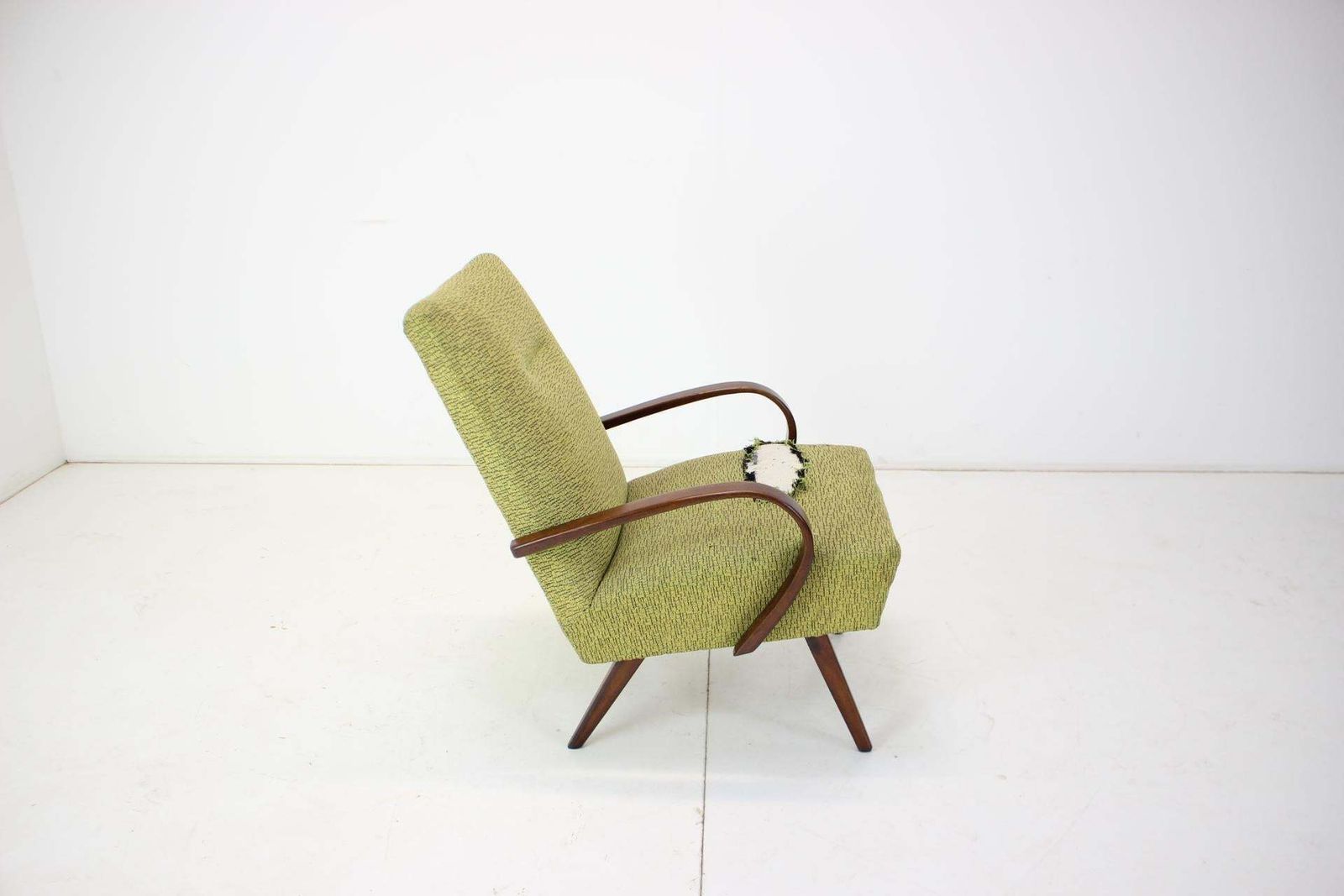 1960s Beech Armchair By Jaroslav Smidek For Ton, Czechoslovakia photo vinterior