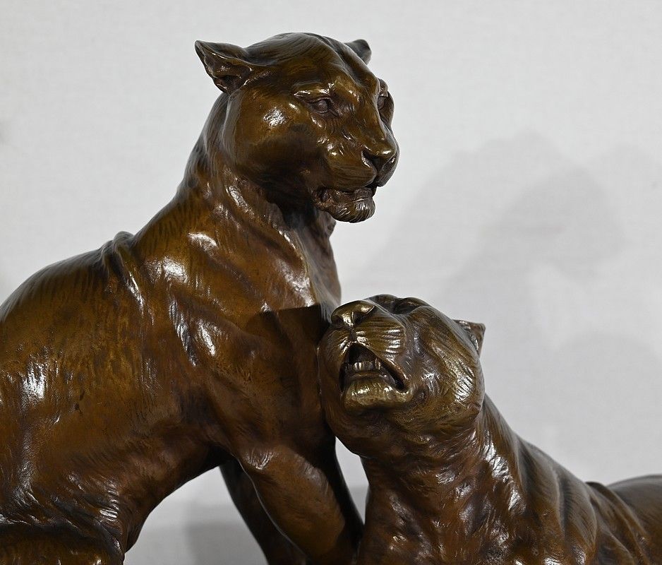 Important Bronze "Couple Of Lionesses", By L. Riché   Early 20th Century photo 7488.1