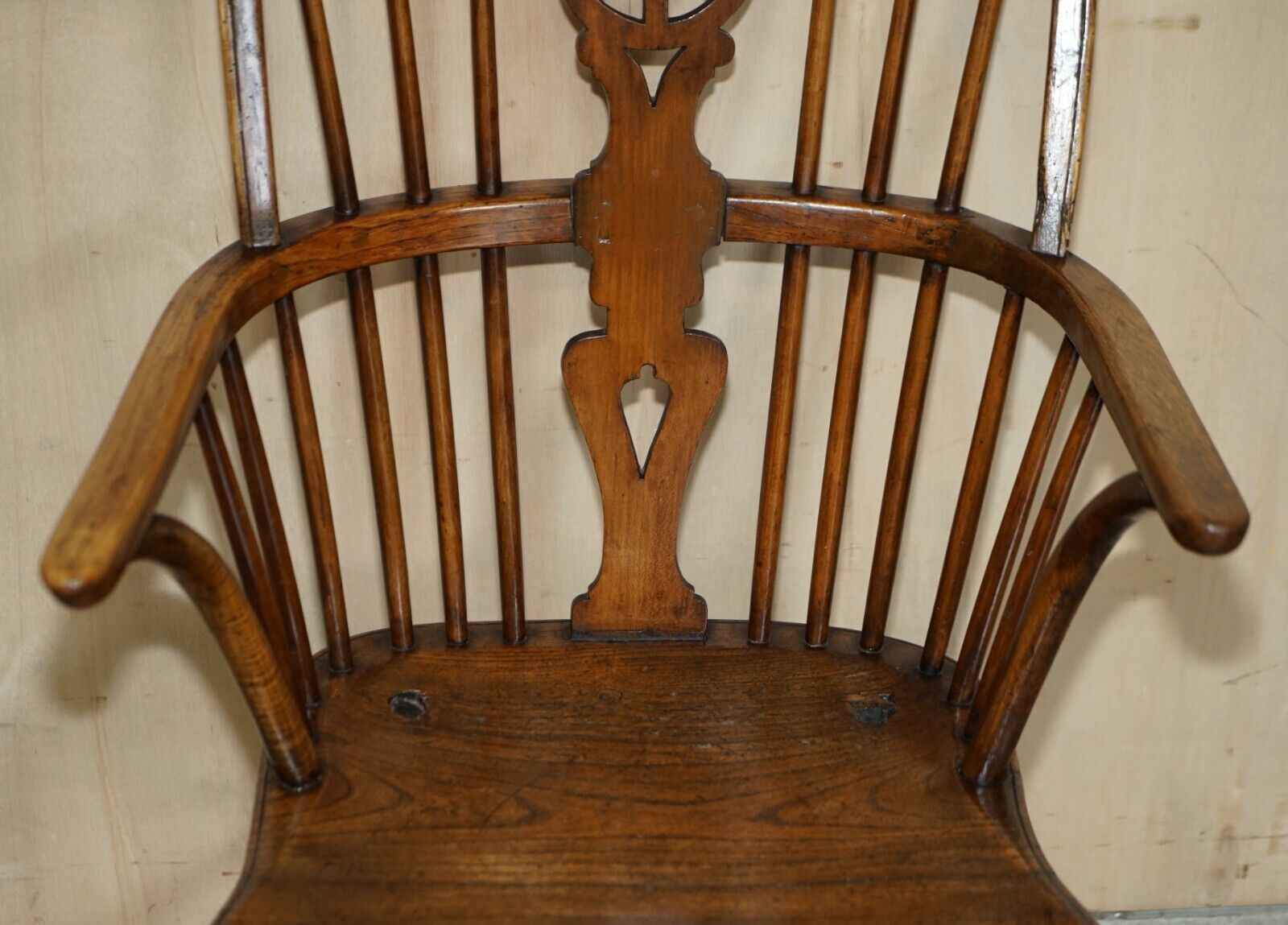 Rich Colour Antique 19th Century Elm Wheel Back West Country Windsor Armchair photo for sale