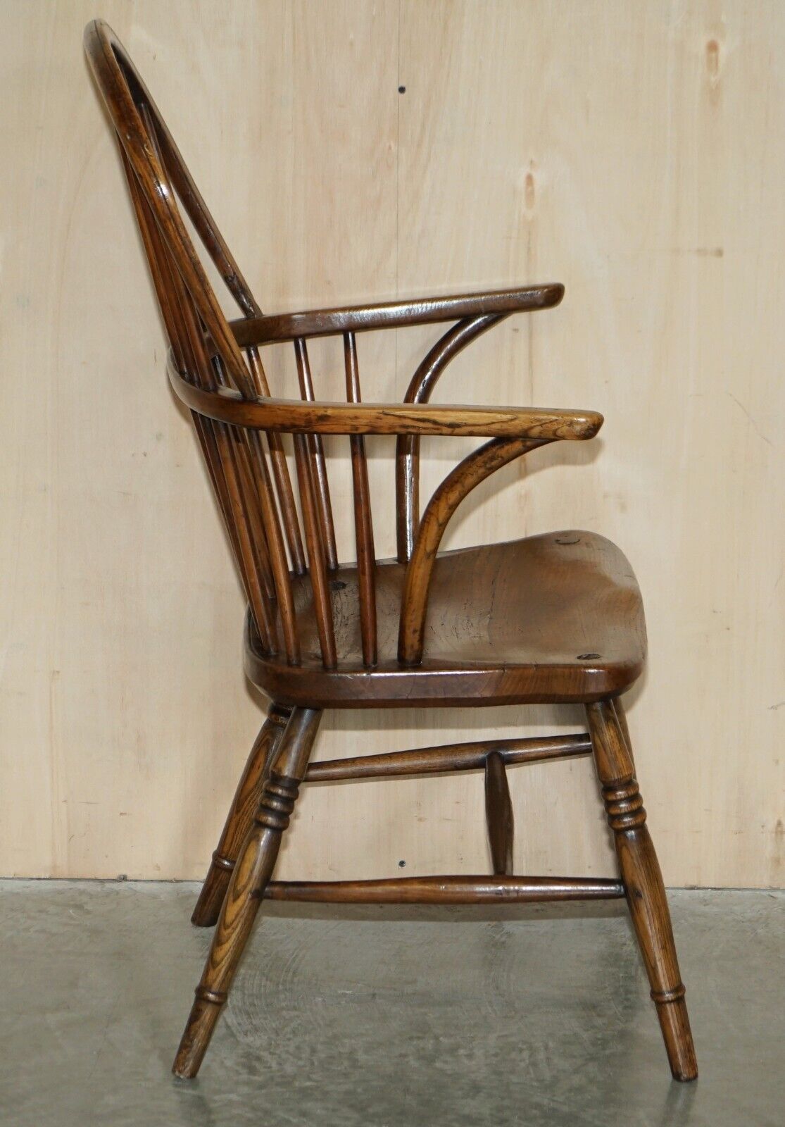 Furniture Rich Colour Antique 19th Century Elm Wheel Back West Country Windsor Armchair photo