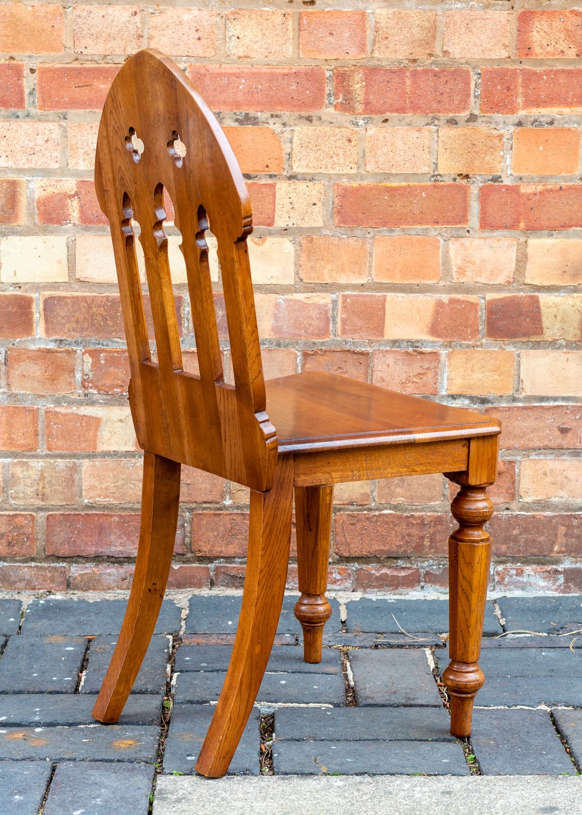 photo vintage Gothic Revival Steeple Back Oak Chair Pugin Style Carved Hall Chair Tiger Oak Ecclesiastical
