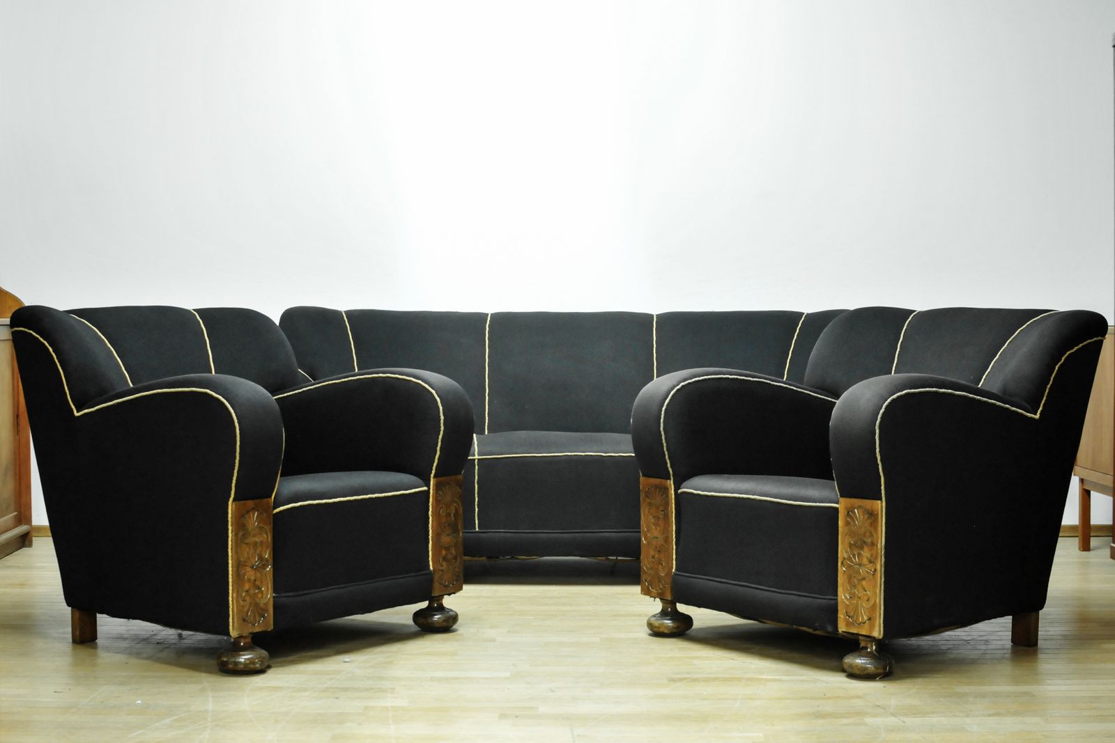 Three Seater Sofa With Armchairs