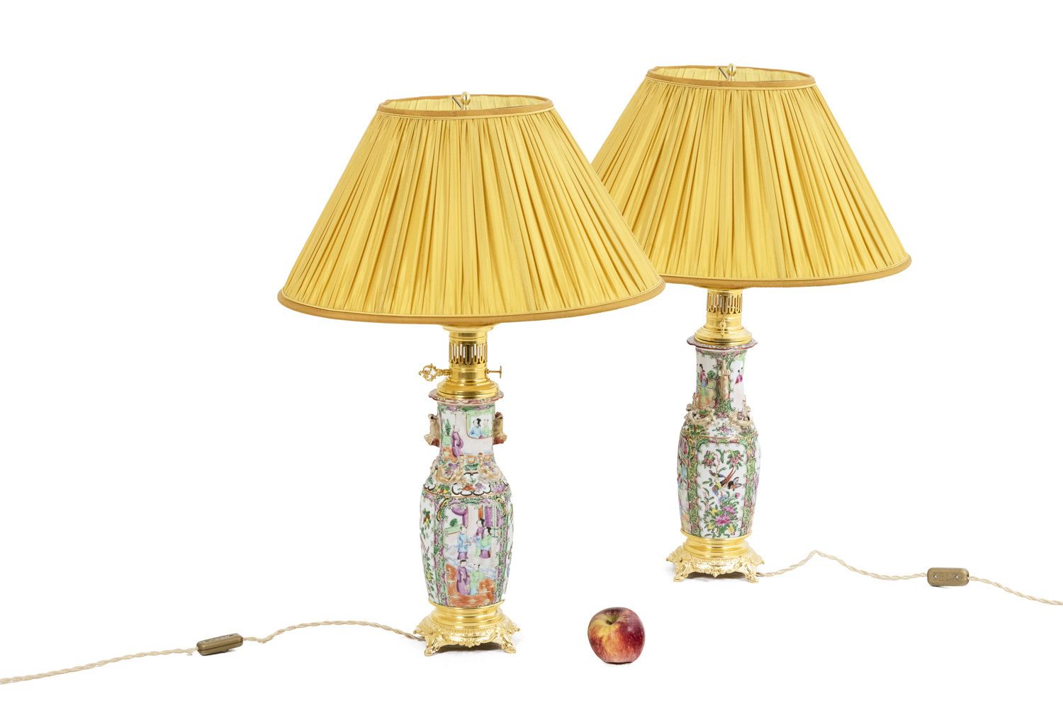 Pair Of Lamps In Porcelain Of Canton And Bronze, Circa 1880 photo vinterior