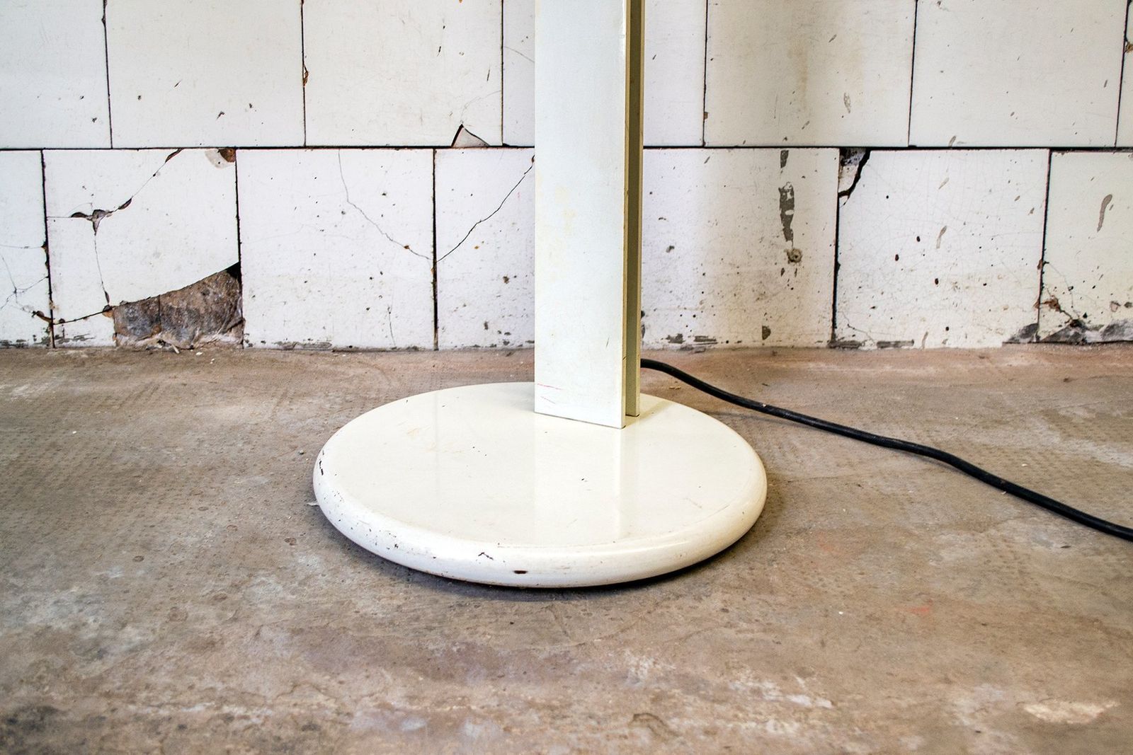 Italian Domea Floor Lamp By Bruno Gecchelin For Oluce, 1970s photo furniture