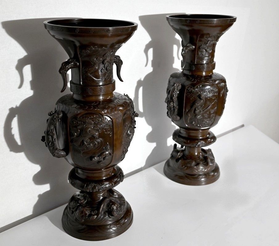 Important Pair Of Bronze Vases, Japan, 1900 photo furniture