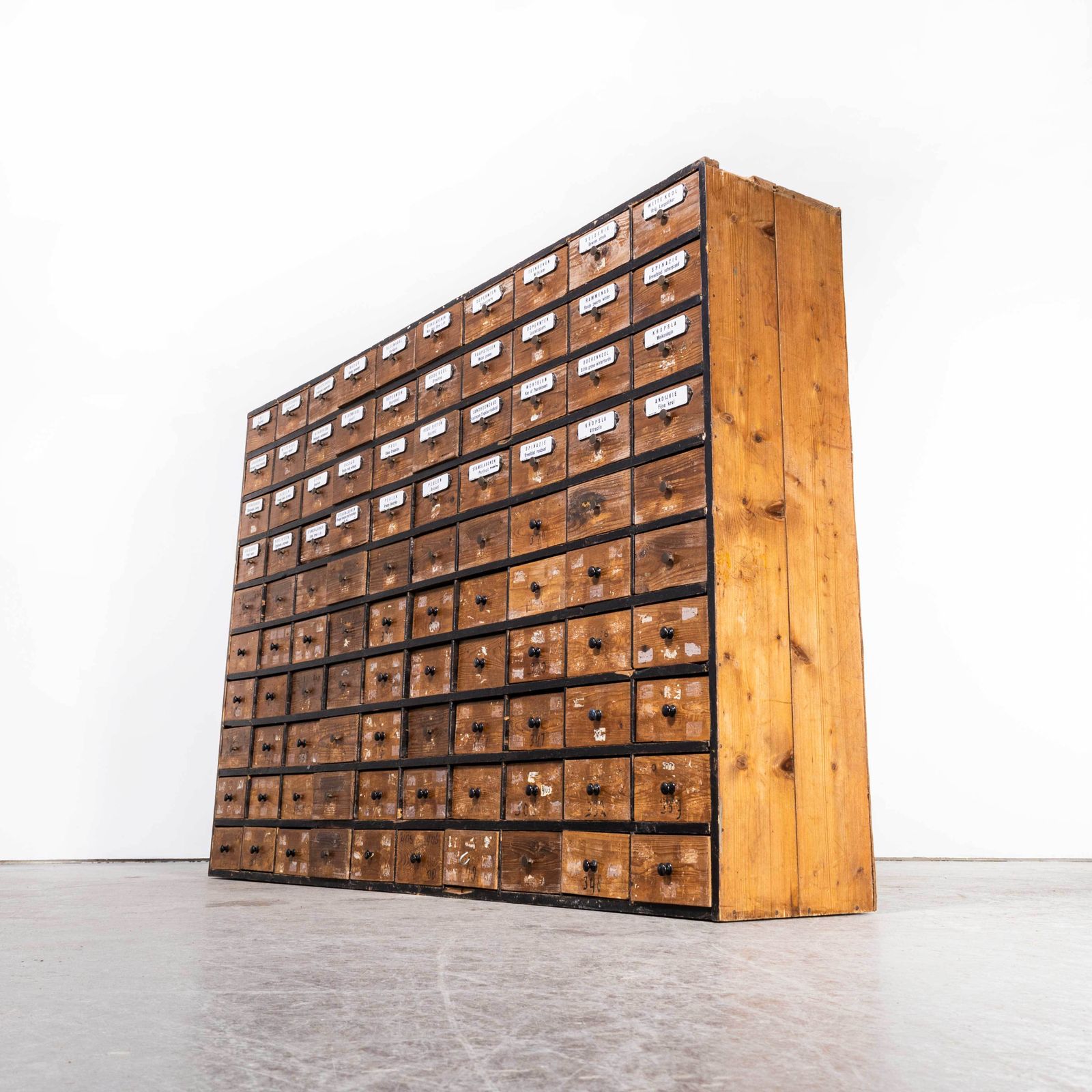 1950’s Very Large Dutch Seed Bank Of Drawers – One Hundred Drawers (1673) photo vinterior