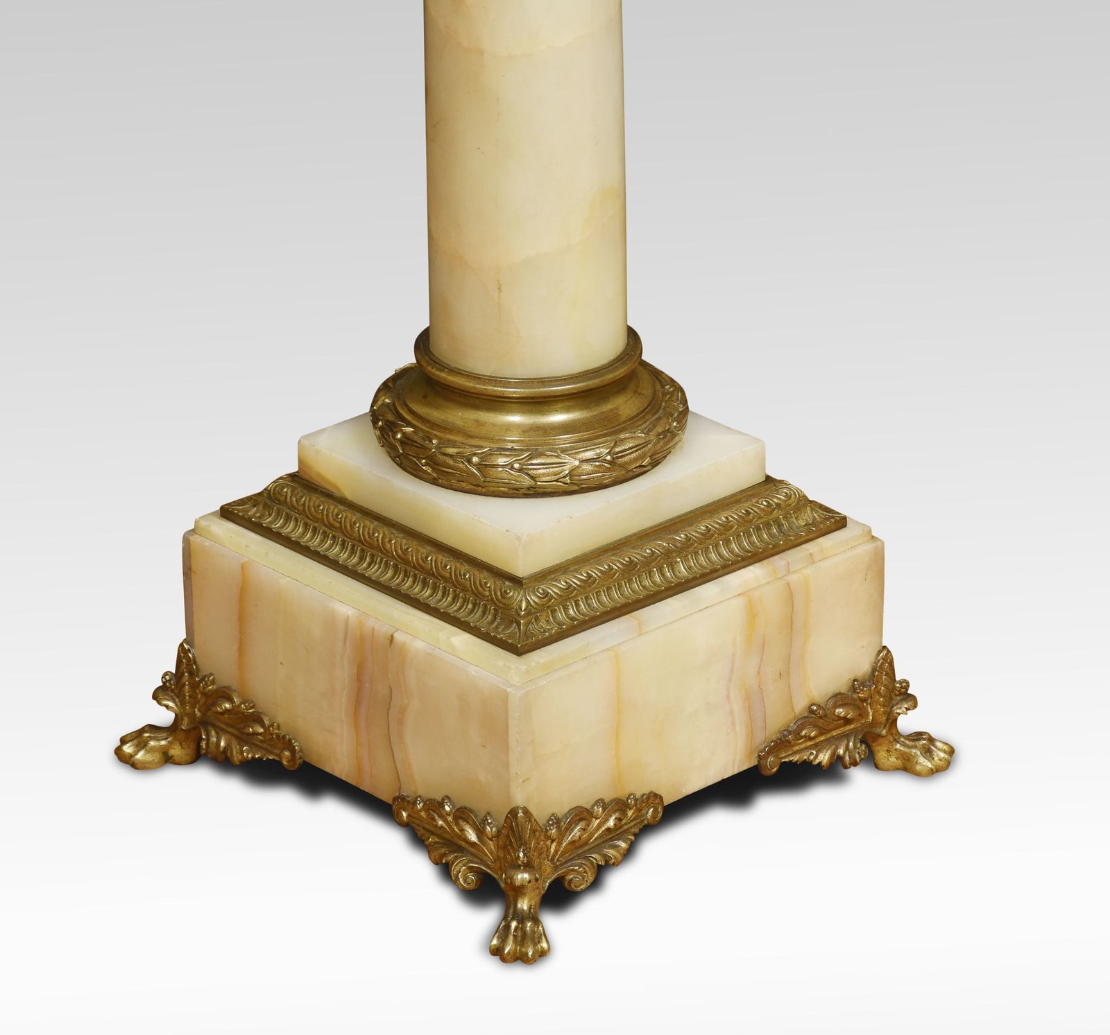 Onyx Pedestal photo 1890.0