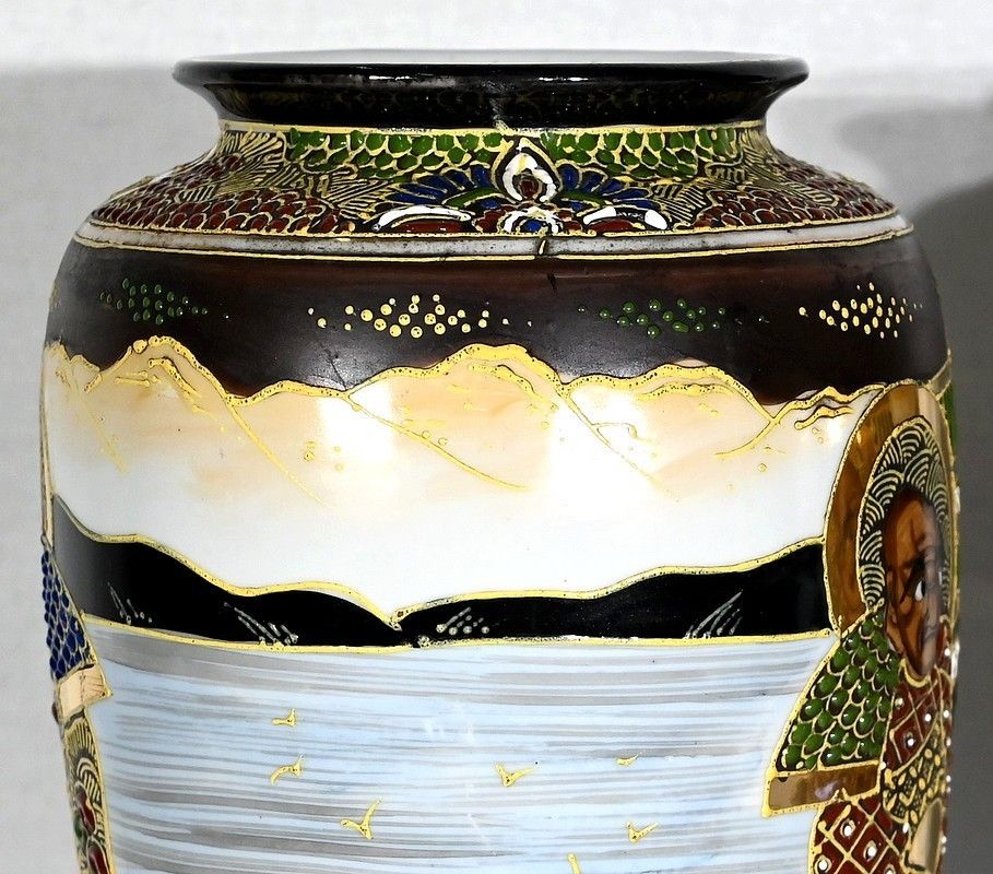 741.6 Pair Of Japanese Porcelain Satsuma Vases   Early 20th Century photo