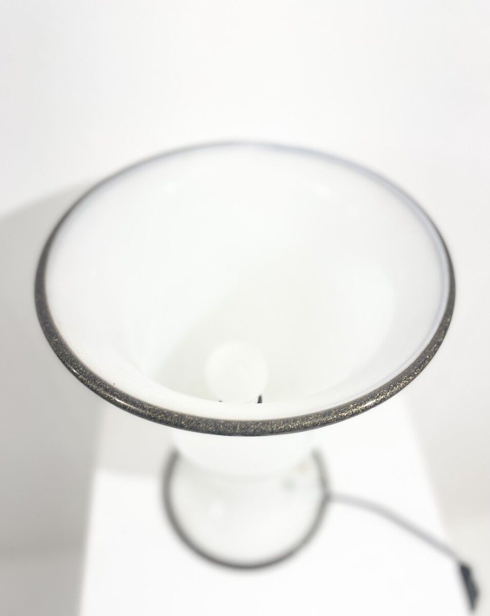 Mid Century Modern White Murano Glass Table Lamp By Barovier & Toso photo for sale