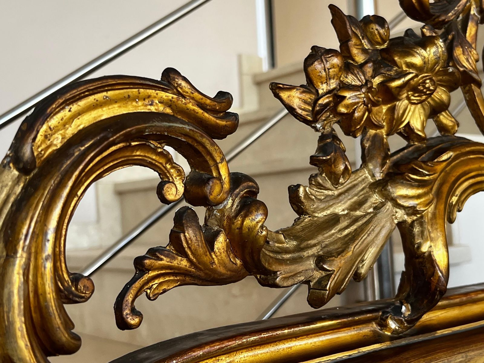 Miroir rectangulaire d'époque Empire en bois doré sculpté, à fronton, XIXe siècle photo 8136.0