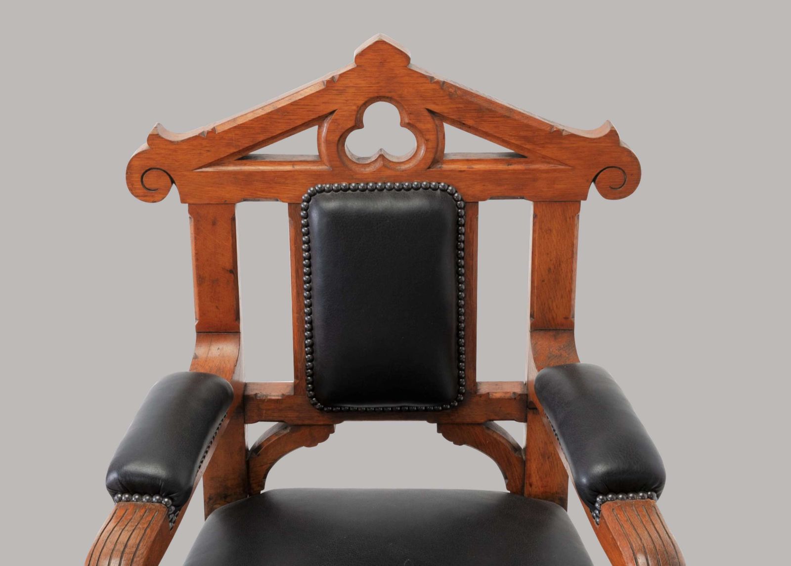 An Unusual C19th Pair Of Golden Oak And Leather Open Armchairs photo vinterior