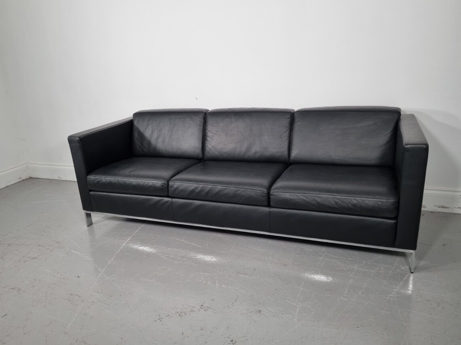 Walter Knoll Foster 500 3  Seater Sofa In Black Leather, Mint Condition photo for sale
