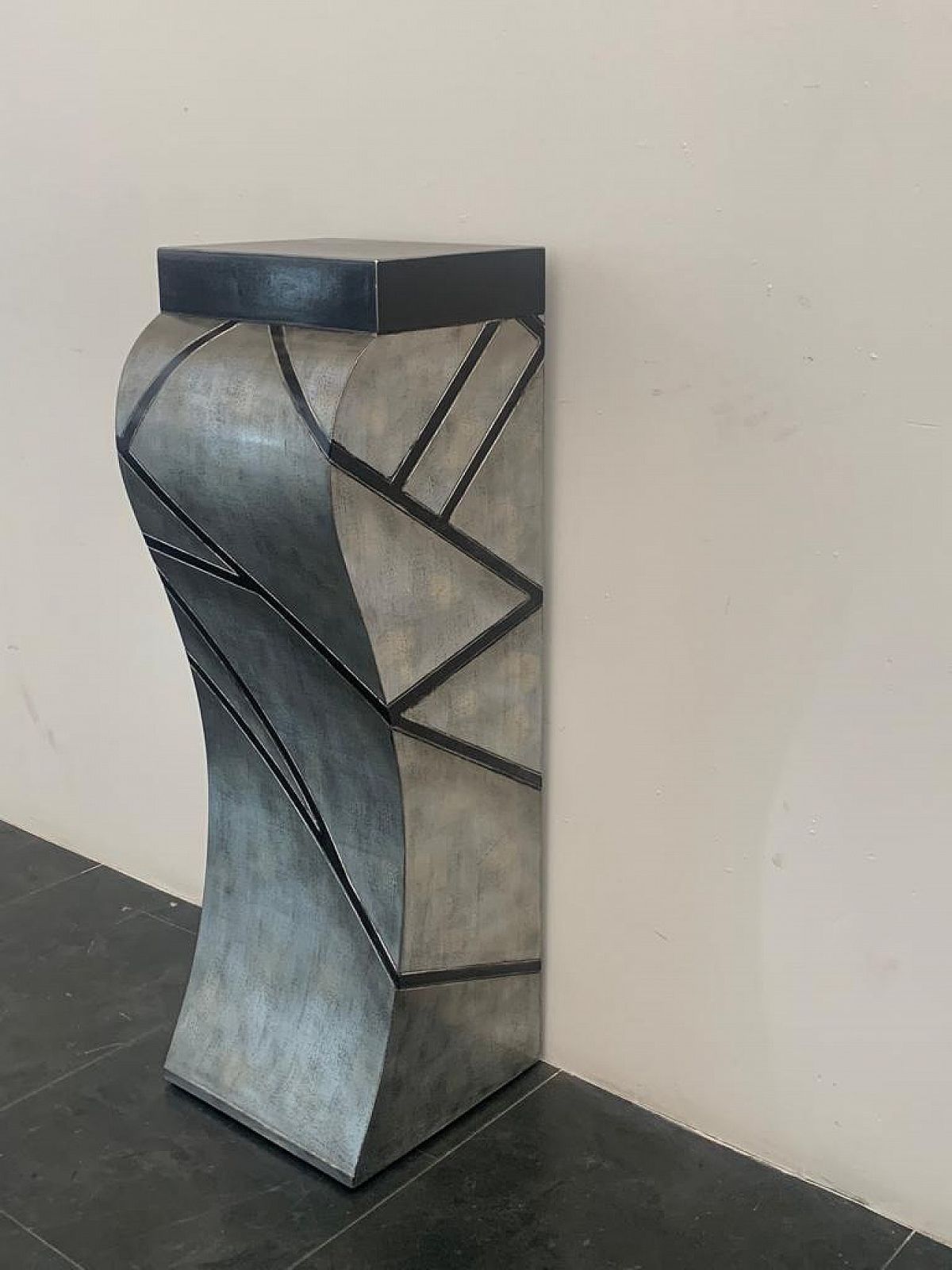 Patinated Silver Leaf Pedestal With Black Lacquered Engraved Lines, 1960s photo vinterior