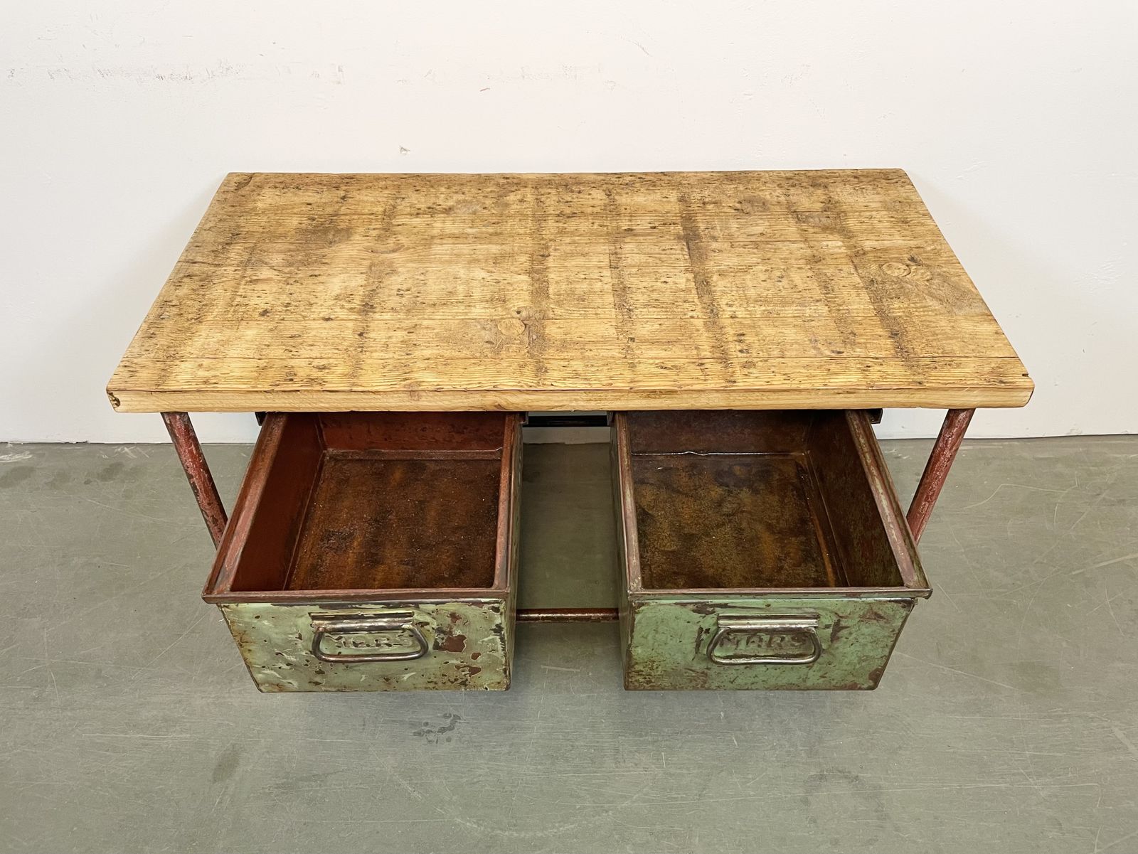 photo vintage Red Industrial Worktable With Two Green Iron Drawers, 1960s