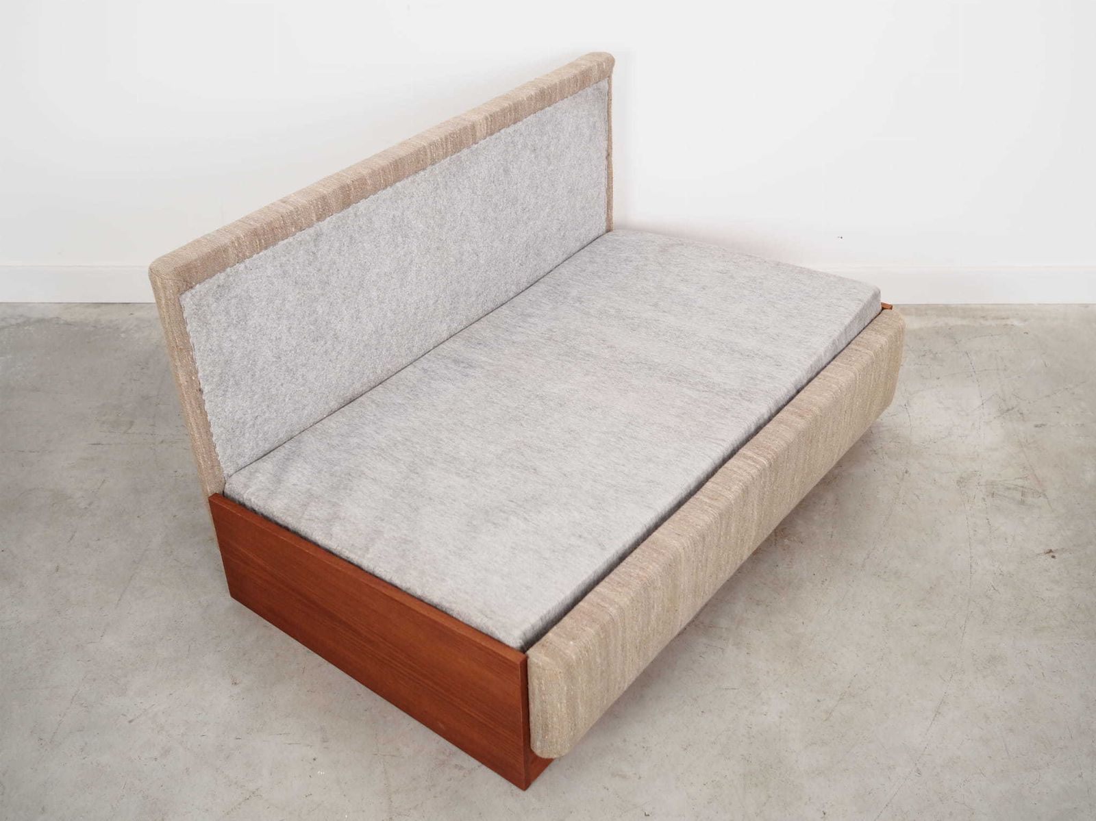 photo furniture Teakhouten Bank, Deens Design, Ca. Jaren 1970, Productie Denemarken