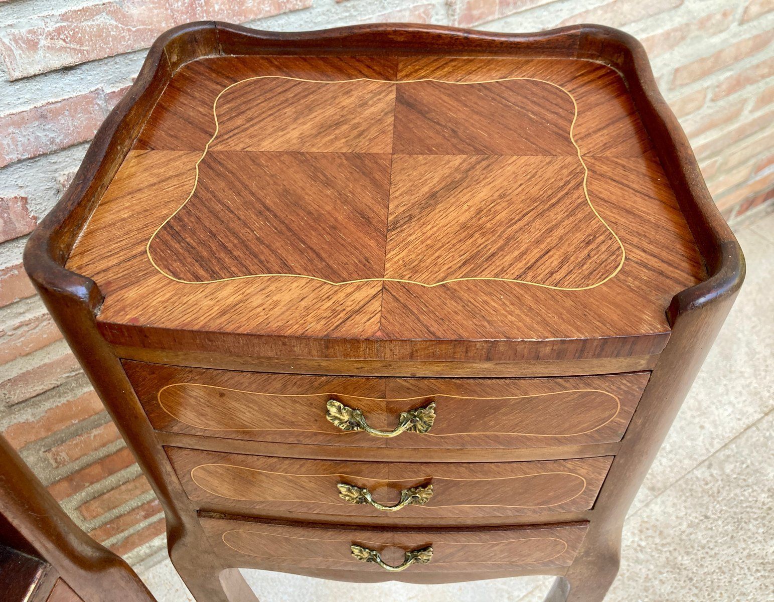Vintage Franse Nachtkastjes Met Marqueterie En Bronzen Beslag, 1920, Set Van 2 photo 3656.0