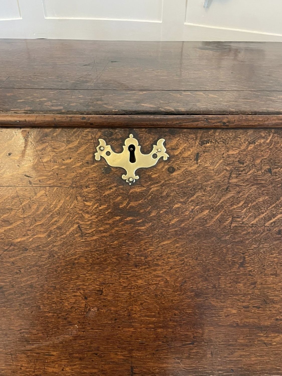photo vintage 17th Century Antique Quality Oak Bureau With Outstanding Interior