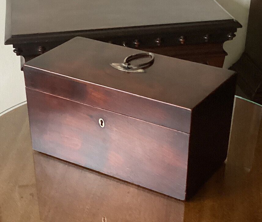 230.0 Fine Quality George III Cuban Mahogany Tea Caddy With Interior And Key photo