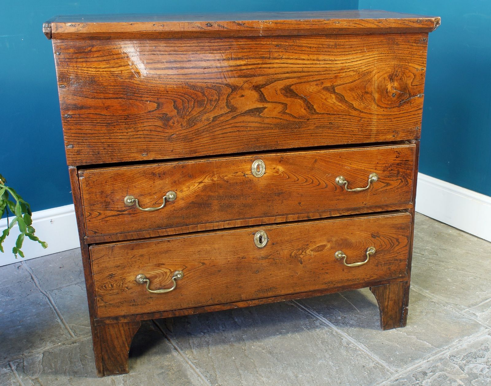 Georgian Elm Mule Chest. photo for sale