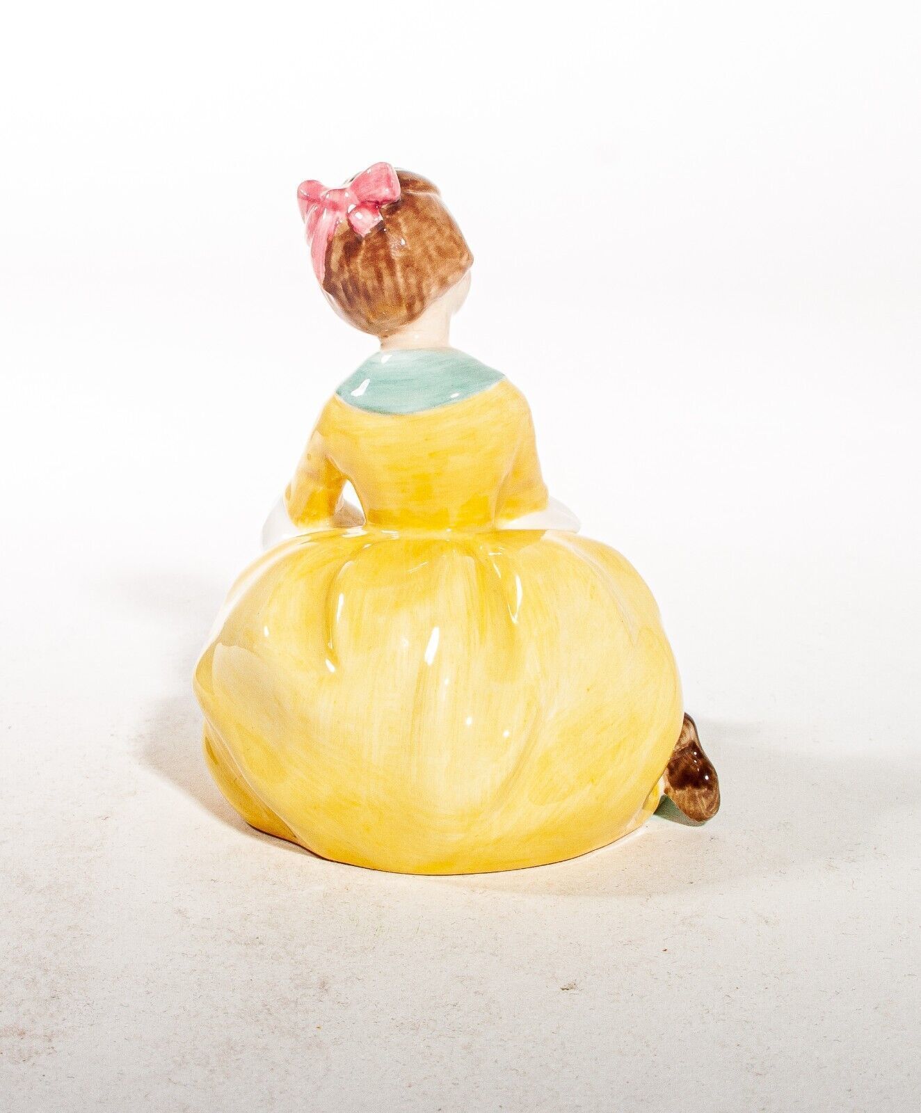 Royal Doulton Ladies Figure 'Picnic'  Uk Made! photo Home Decor