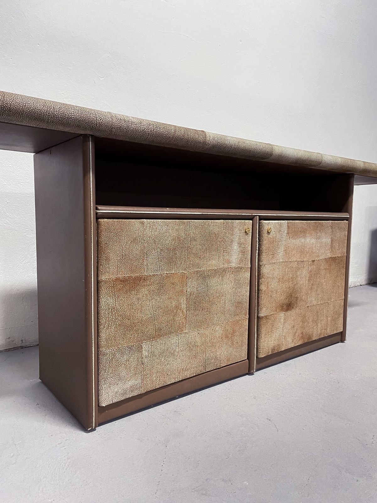 Suede Leather Sideboard 'Bogo' By Carlo Bartoli For Rossi Di Albizzate, Italy 1980s photo for sale