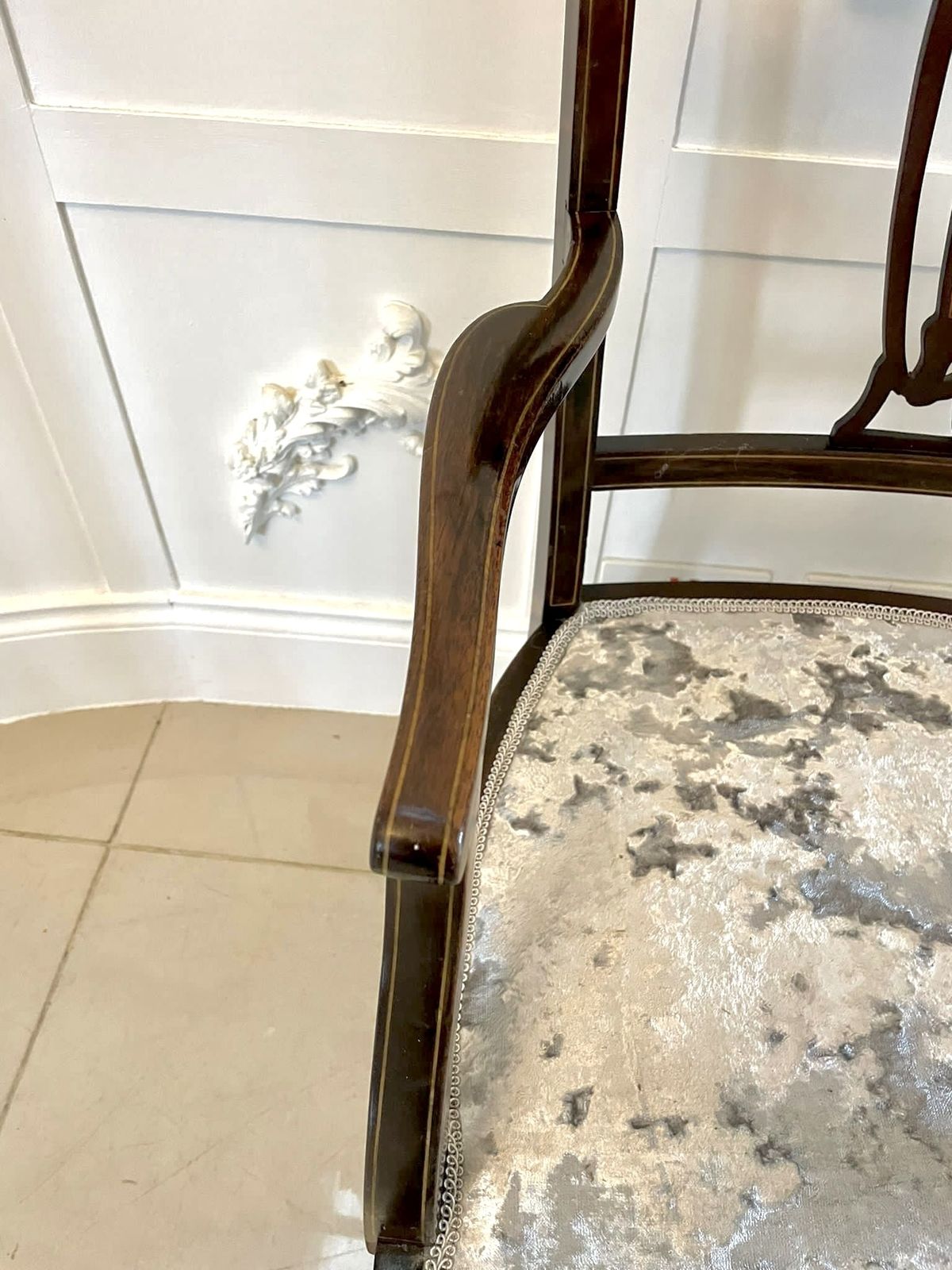 photo vinterior Pair Of Antique Mahogany Inlaid Armchairs