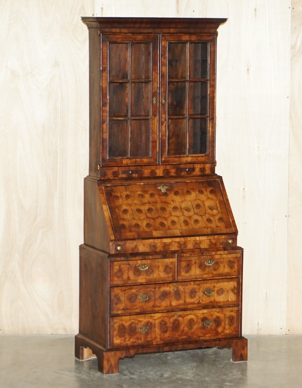 Fine Antique Georgian Circa 1780 Oyster Venner Bureau Bookcase Chest Of Drawers