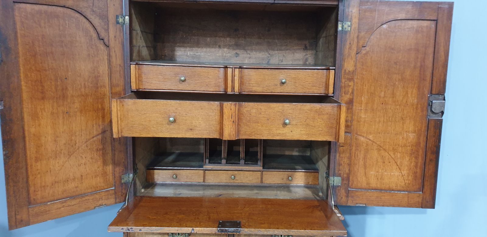 photo furniture Superb George I Walnut Secretaire Chest Of Small Proportions