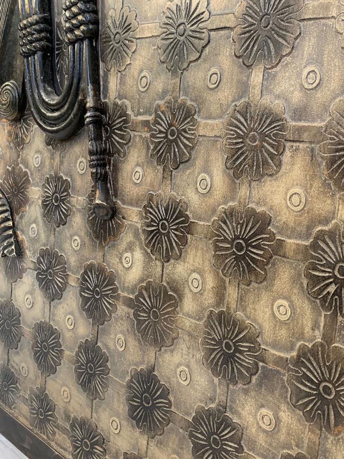 Decorative Panel In Carved Resin On Wood By Lam Lee, 1990s photo vintage