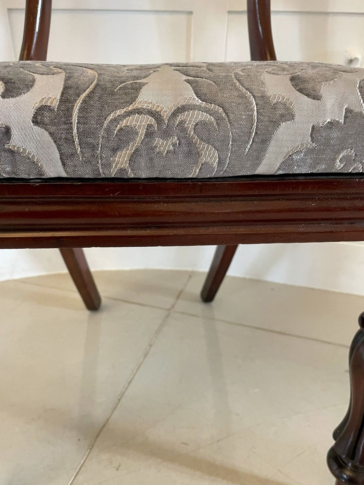Fine Quality Set Of 4 Antique Carved Rosewood Dining Chairs photo vinterior