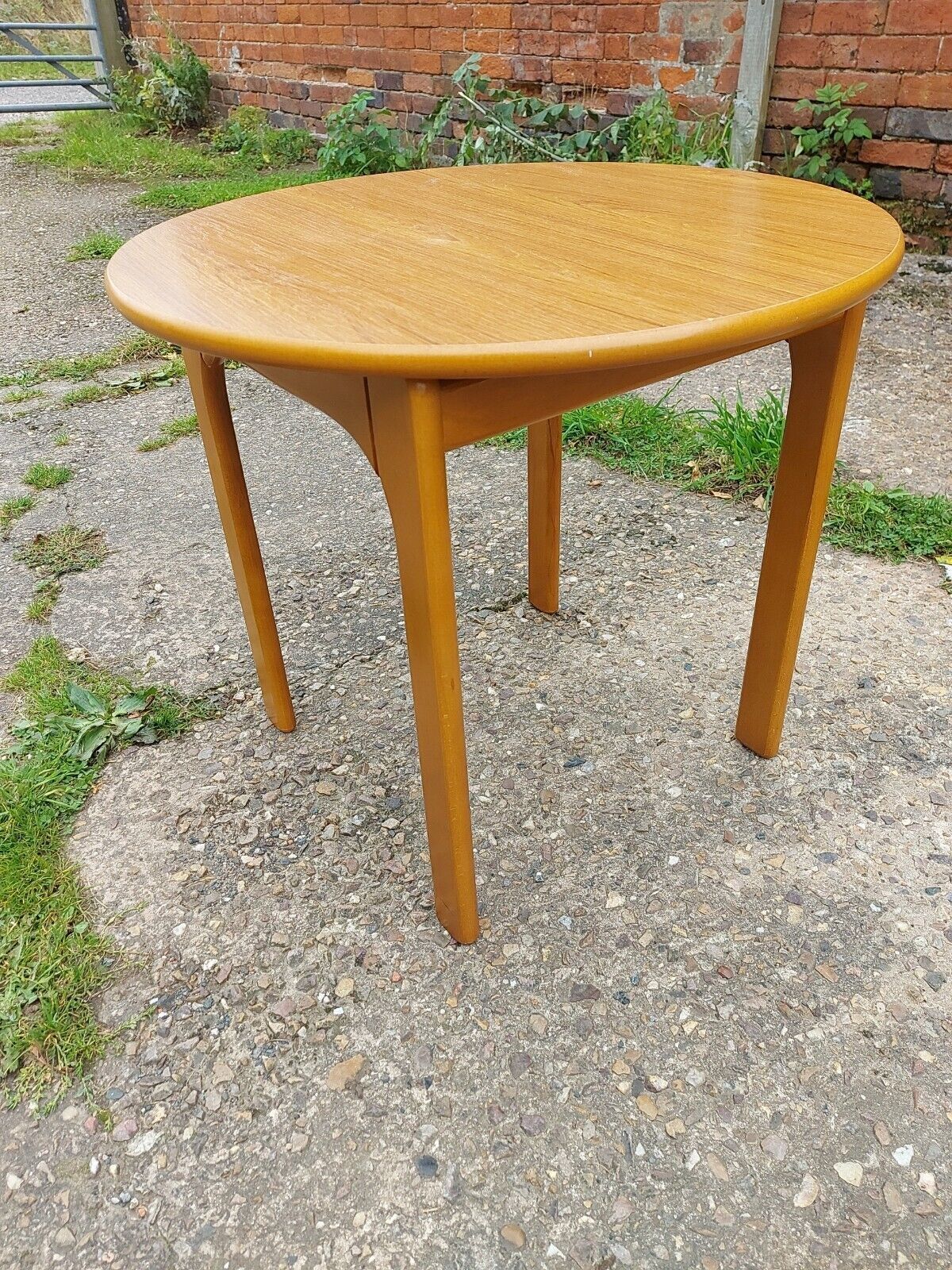 Vintage/Retro/Mid Century Round Teak Coffee Table photo furniture