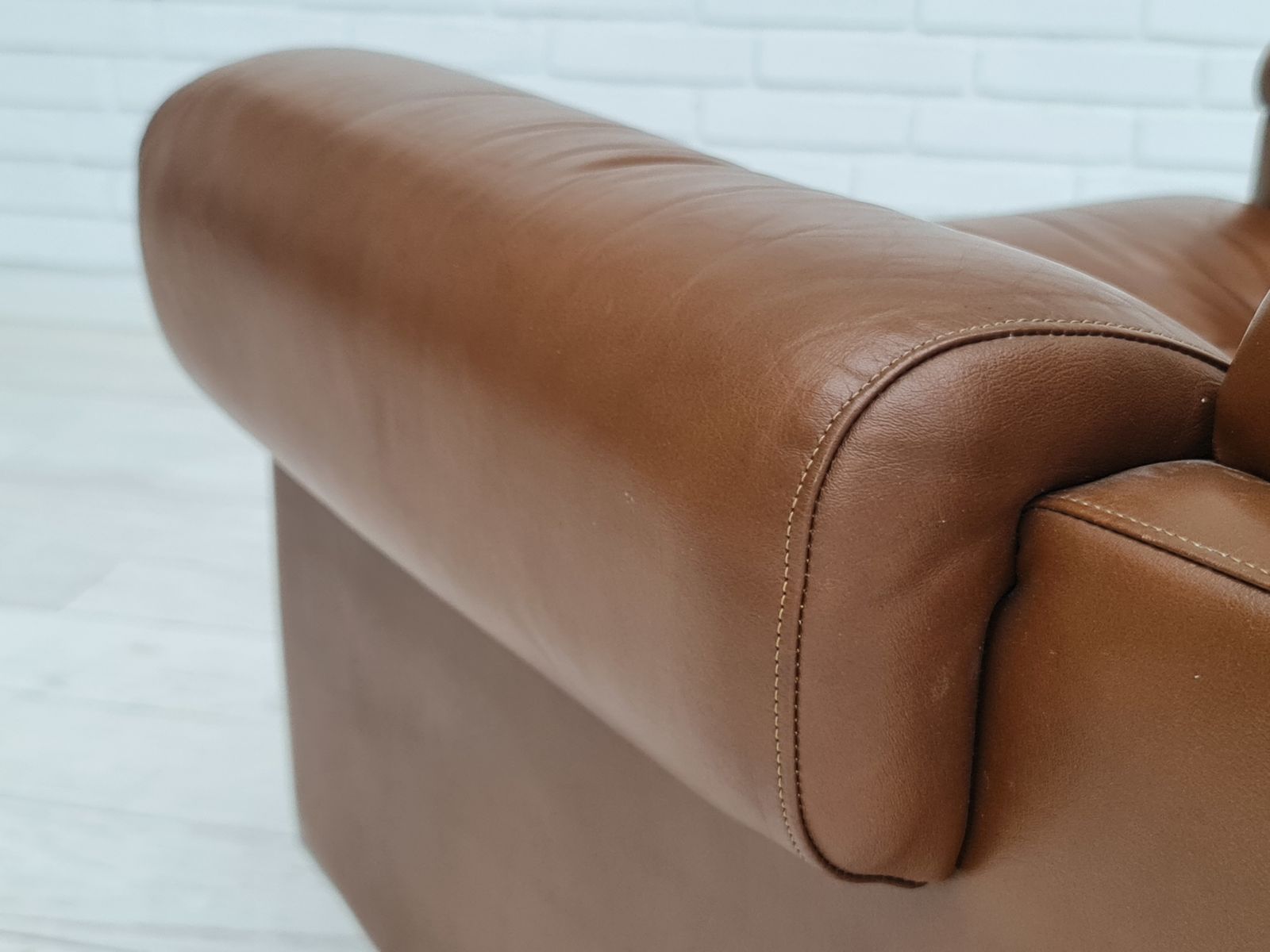 1970s, Midcentury Danish Leather Loungechair photo vinterior
