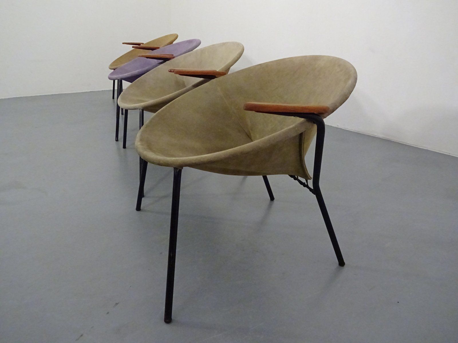 Danish Sueded Balloon Chairs By Hans Olsen For Lea Furniture, 1950s, Set Of 4 photo for sale