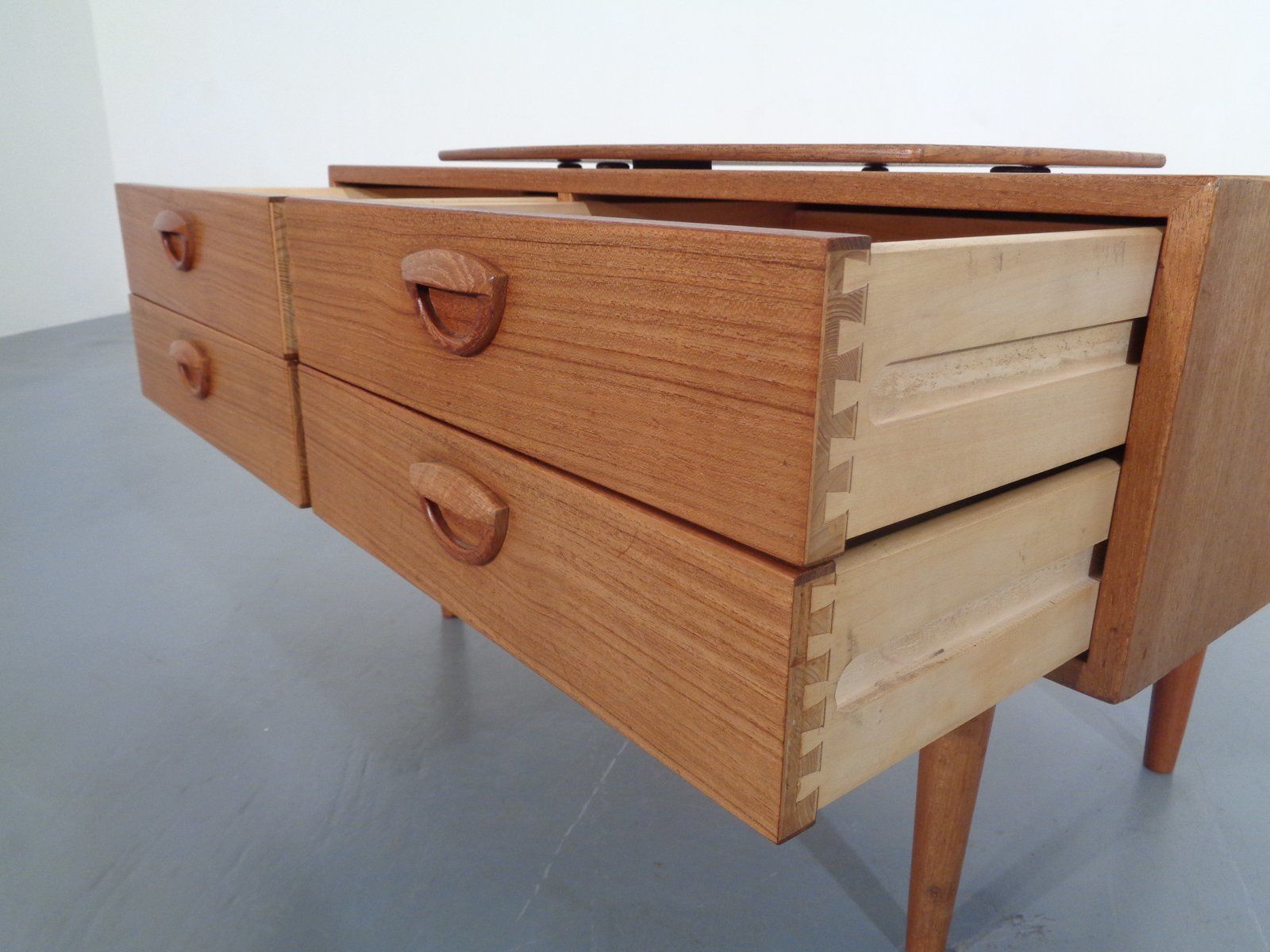 photo vintage Danish Teak Chest Of Drawers With Rotatable Tray, 1960s
