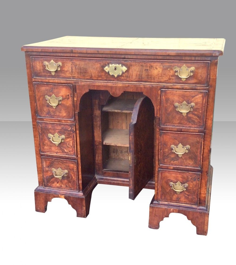 Georgian Walnut Antique Kneehole Desk Of Small Proportions. photo vinterior