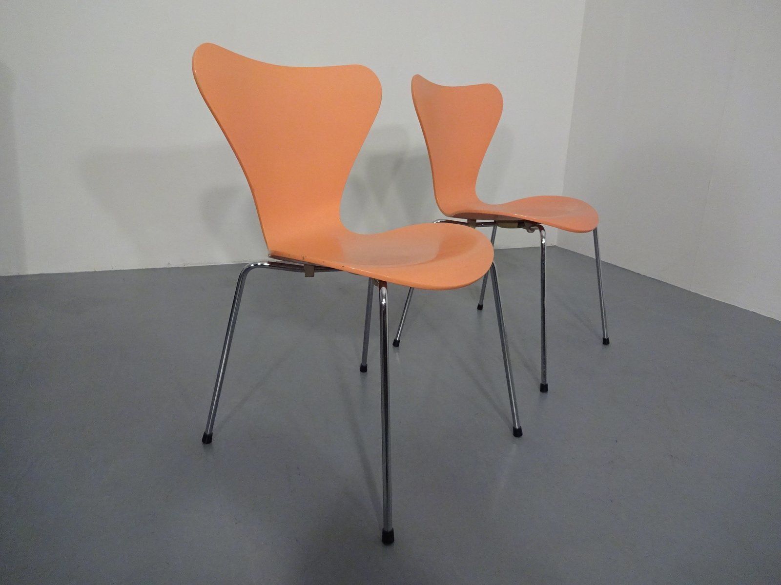 Danish 3107 Chairs By Arne Jacobsen For Fritz Hansen, 1994, Set Of 2 photo furniture