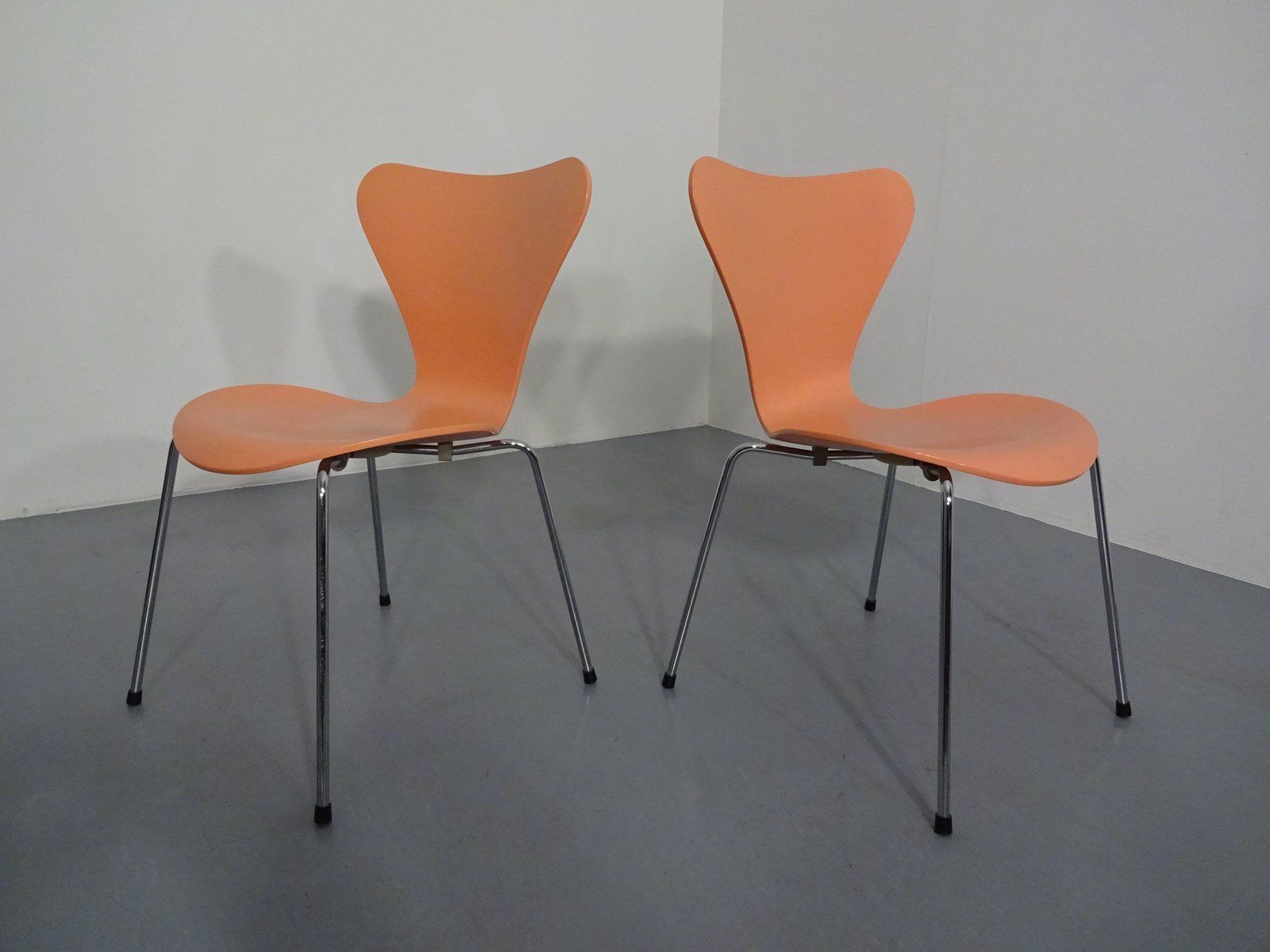 Danish 3107 Chairs By Arne Jacobsen For Fritz Hansen, 1994, Set Of 2 photo Furniture