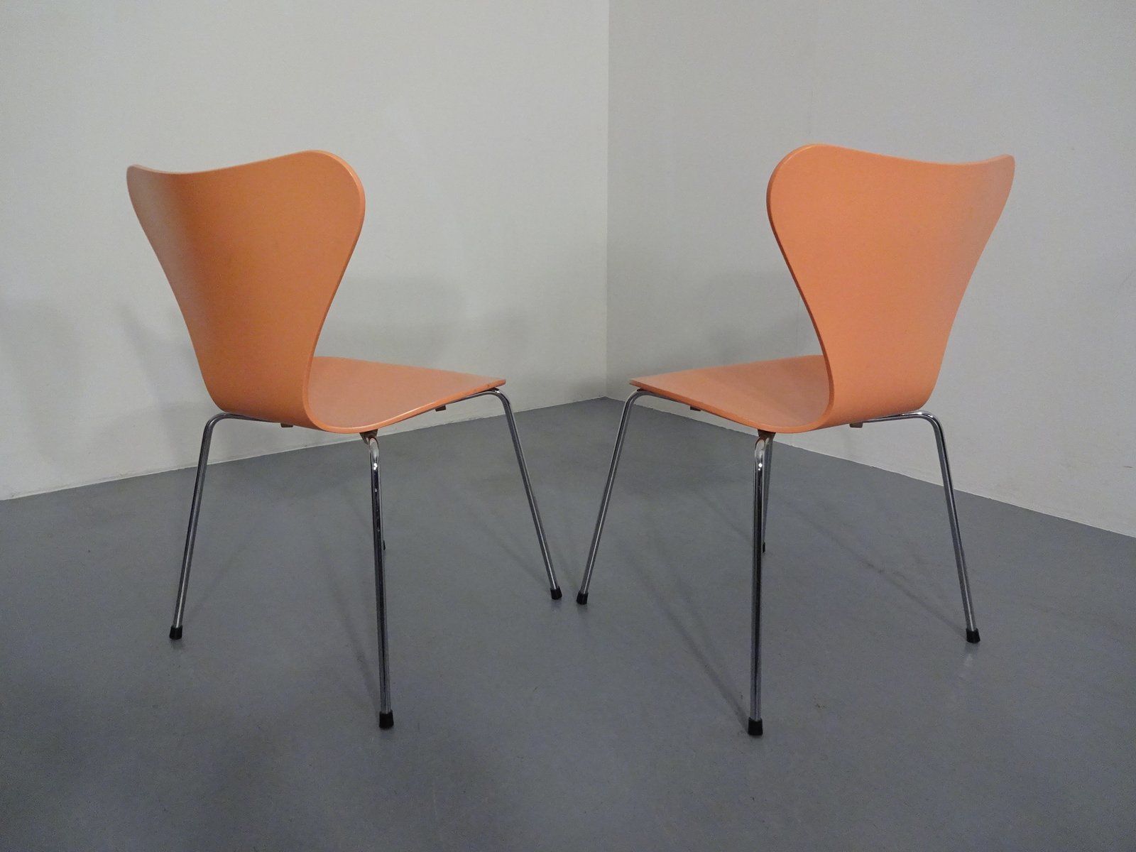 Danish 3107 Chairs By Arne Jacobsen For Fritz Hansen, 1994, Set Of 2 photo vinterior