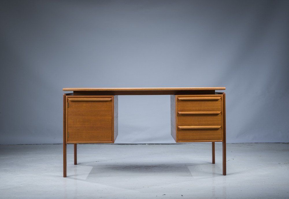 Mid Century Teak Desk From Gv Møbler, 1970s