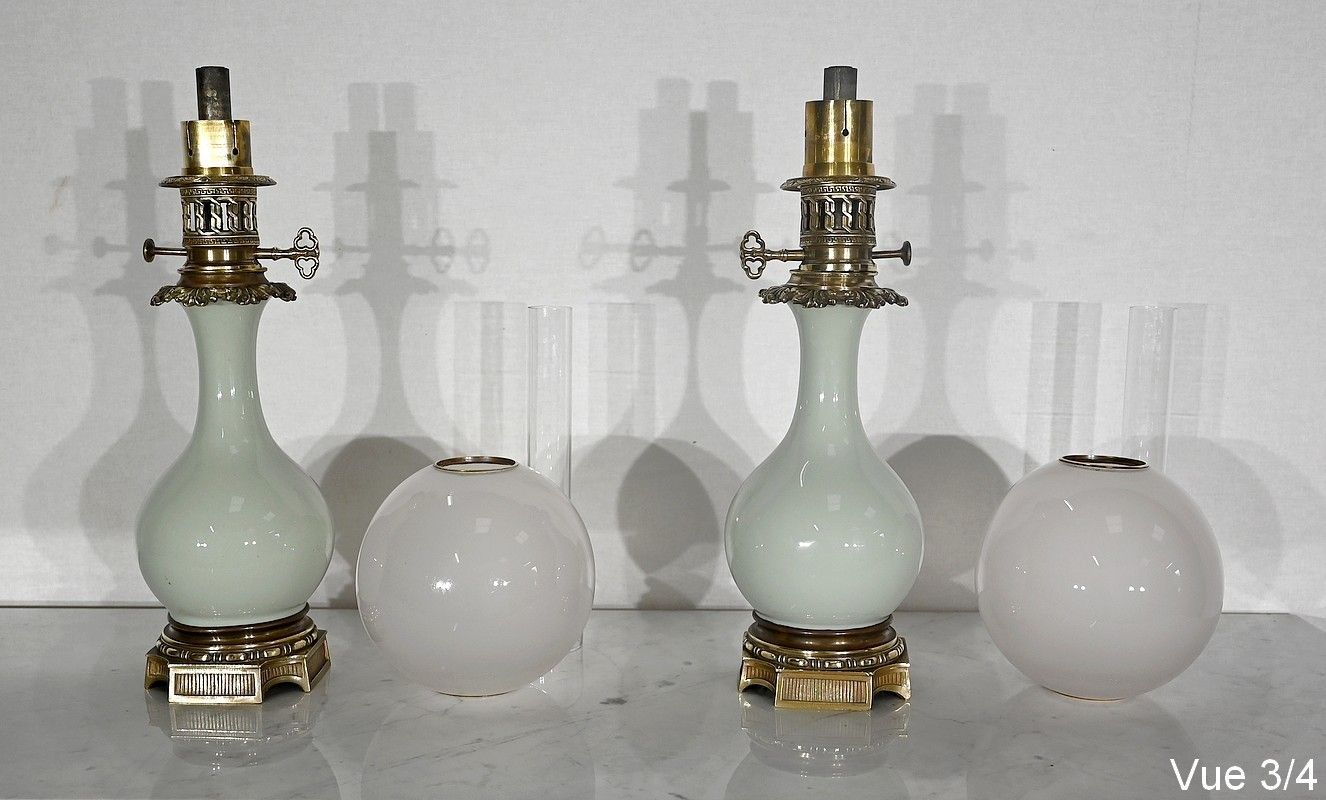 1349.3 Pair Of Oil Lamps In Celadon And Bronze, Napoleon III Period, Mid 19th Century photo