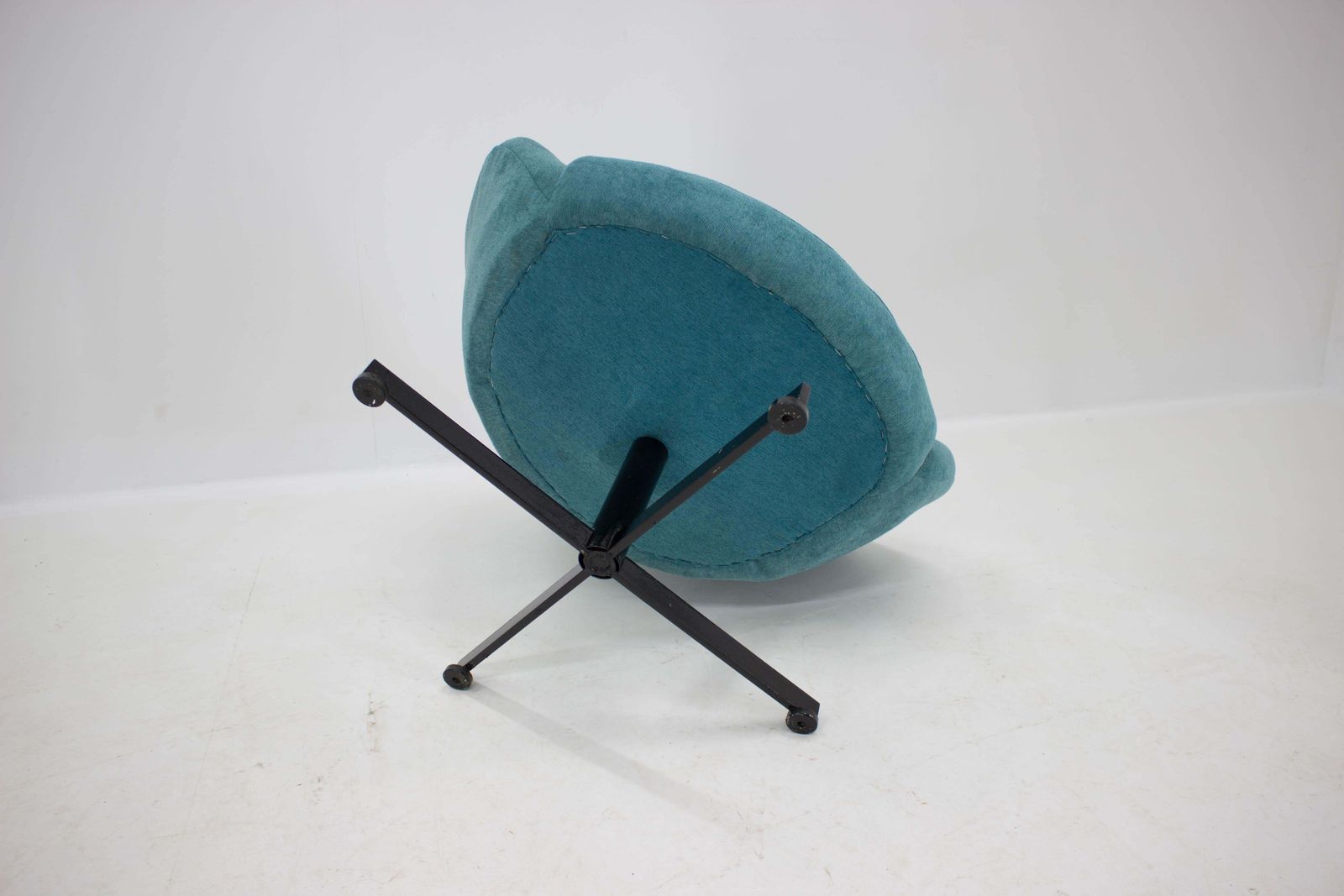 Midcentury Swivel Armchair, 1970s photo vinterior