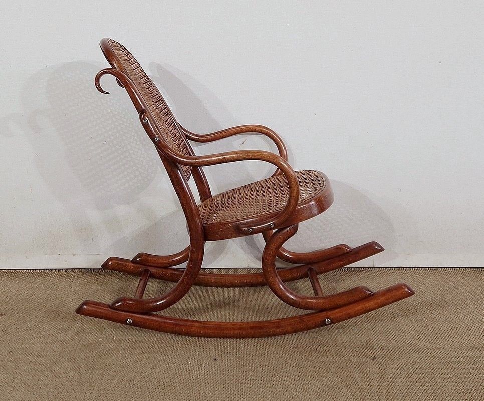 Beech Children's Rocking Chair, Maison Thonet – 1910 photo furniture