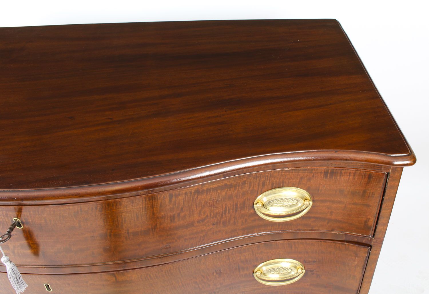 Antique George III Serpentine Flame Mahogany Chest Drawers  18th Century photo vinterior