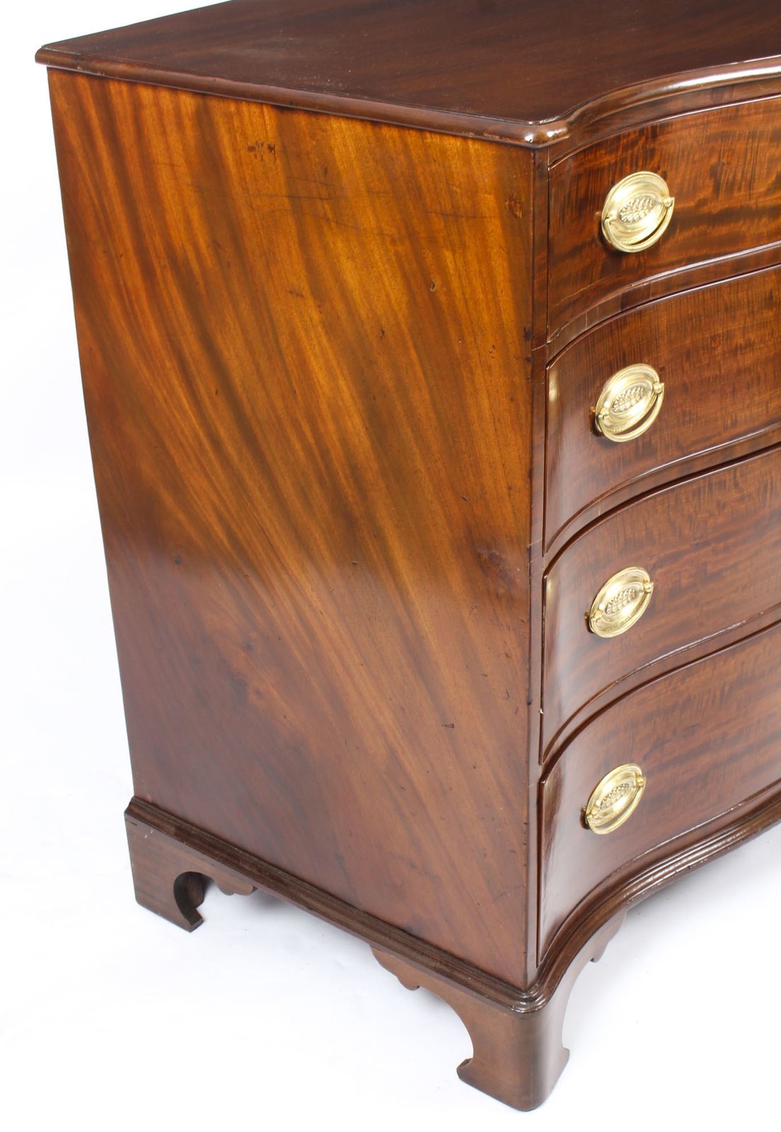 photo furniture Antique George III Serpentine Flame Mahogany Chest Drawers  18th Century