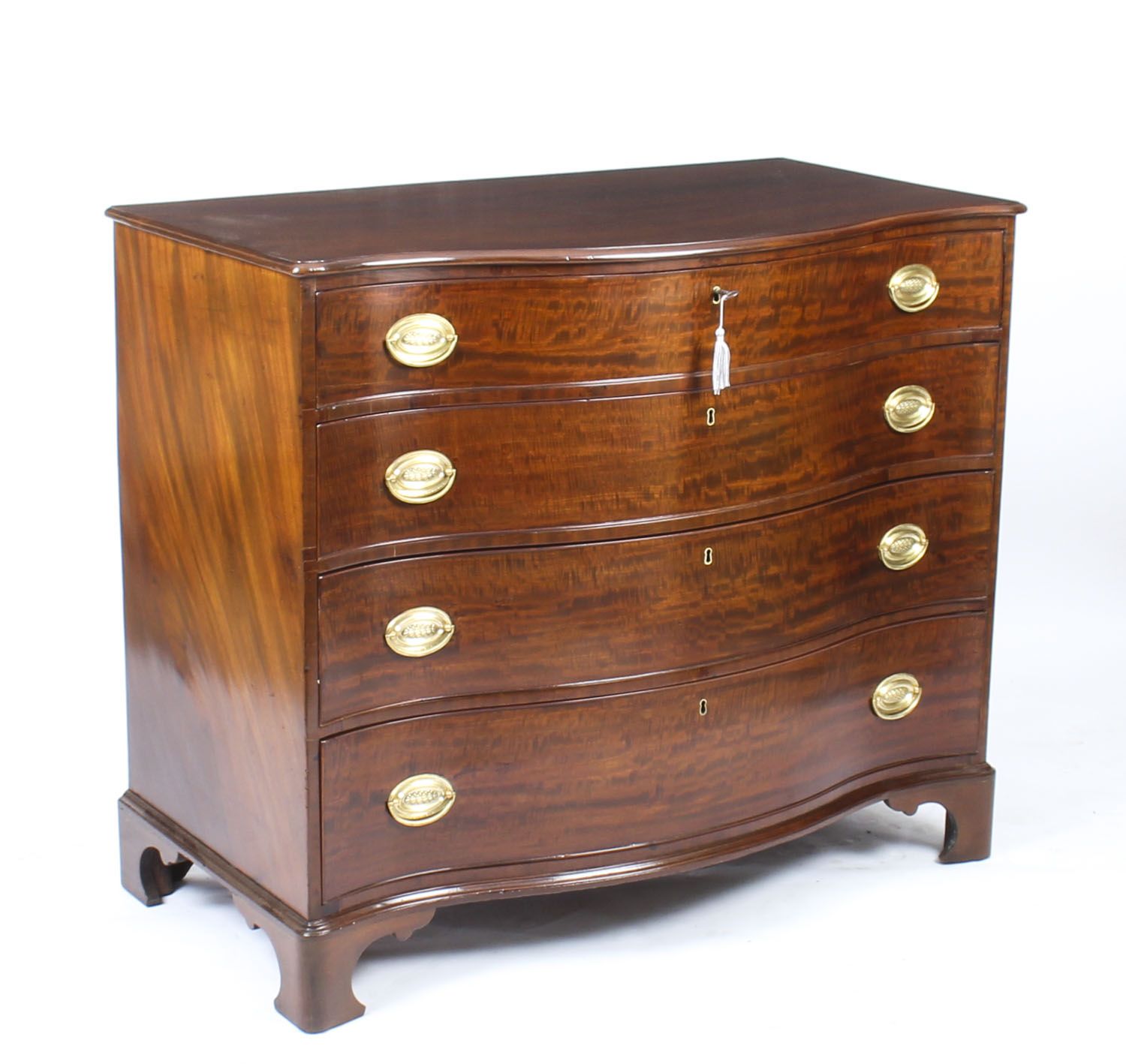 photo vintage Antique George III Serpentine Flame Mahogany Chest Drawers  18th Century
